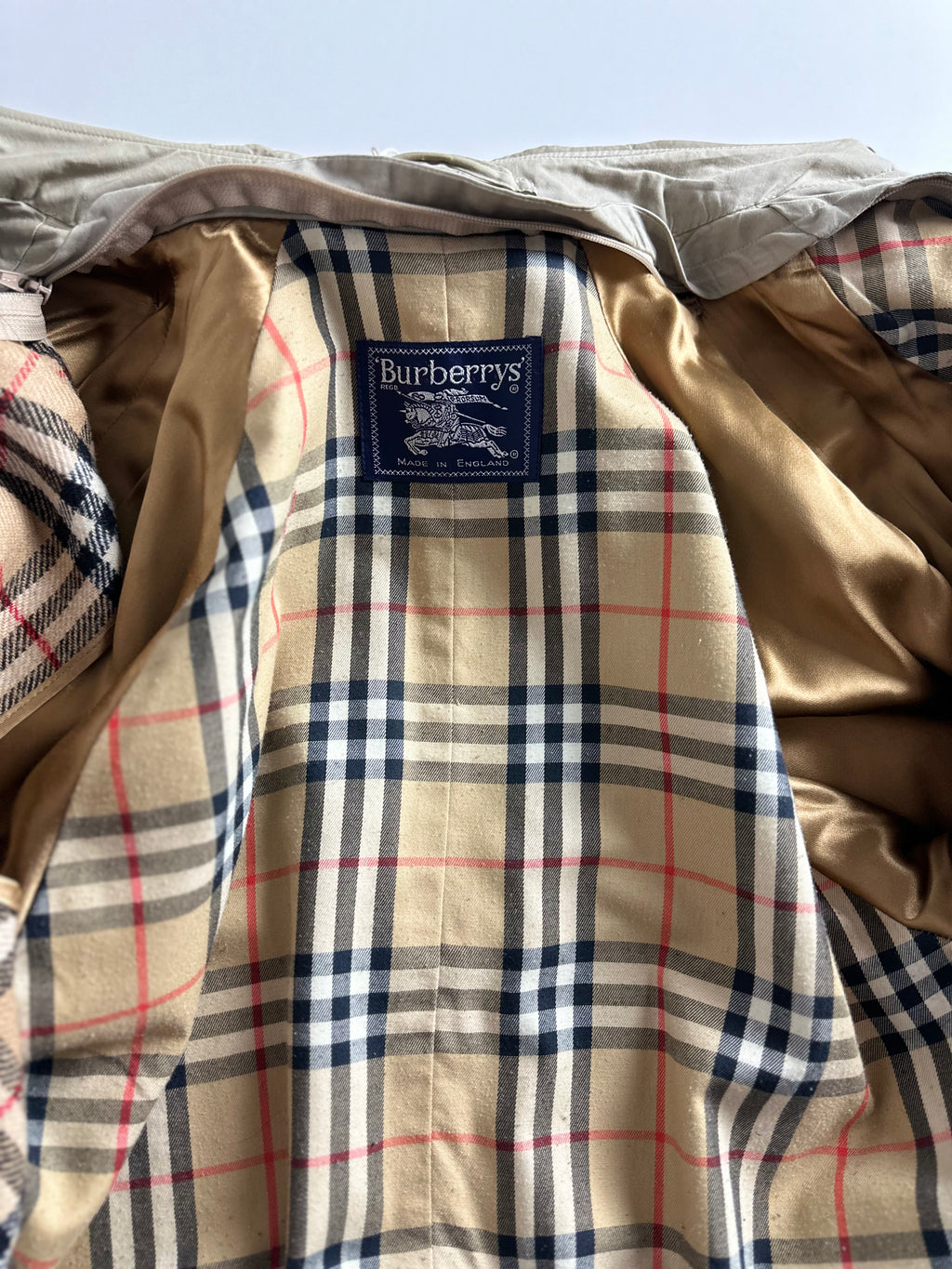 Burberrys Trenchcoat (14/L) including Inlet