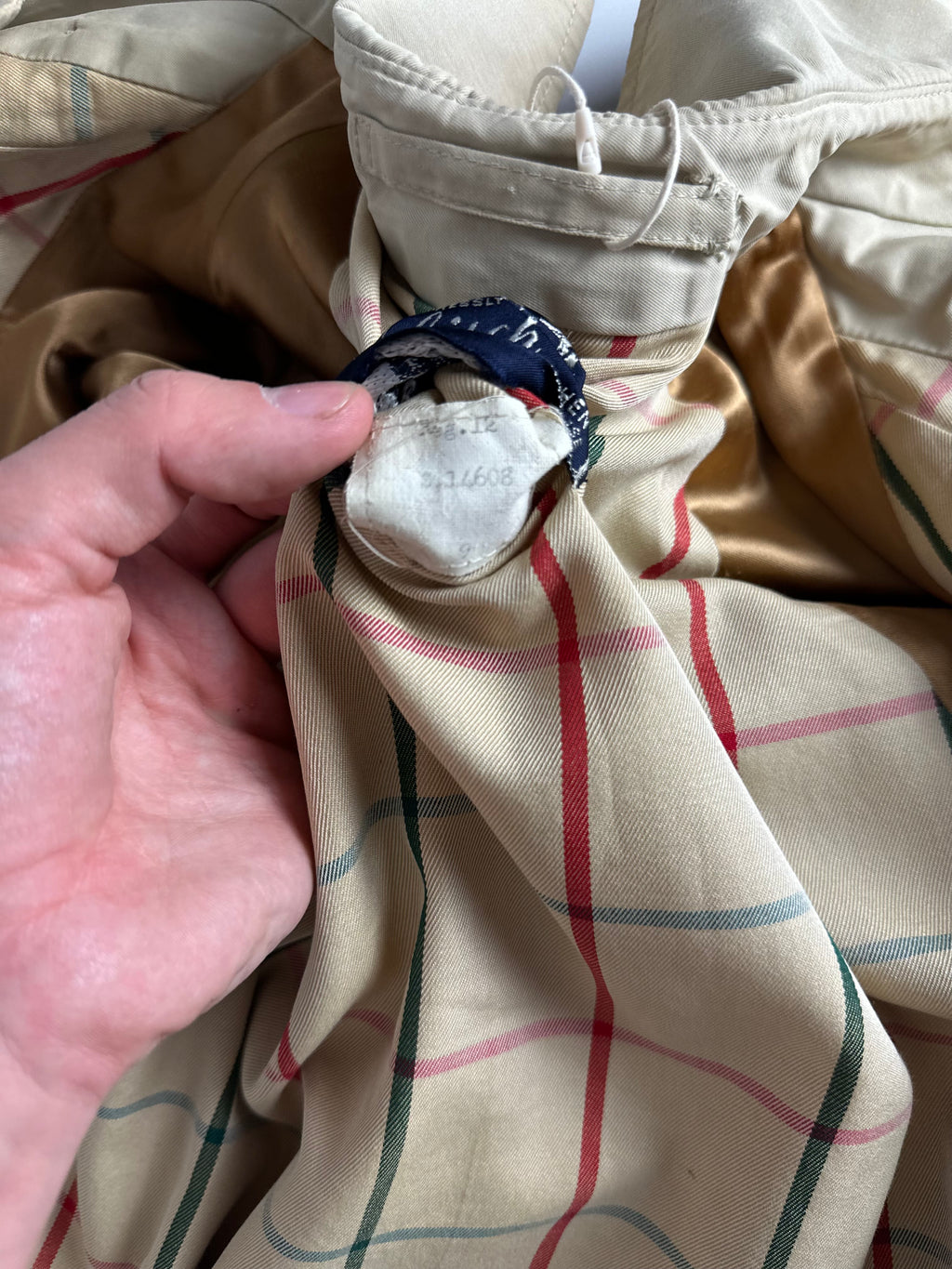 Burberrys Trenchcoat (10/S)