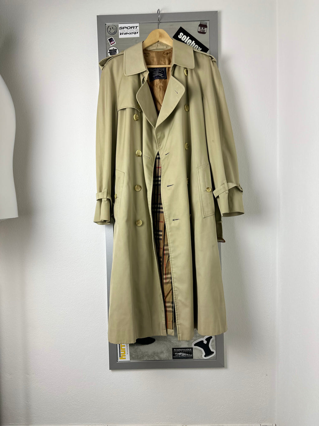 Burberrys Trenchcoat (46/S) including Inlet