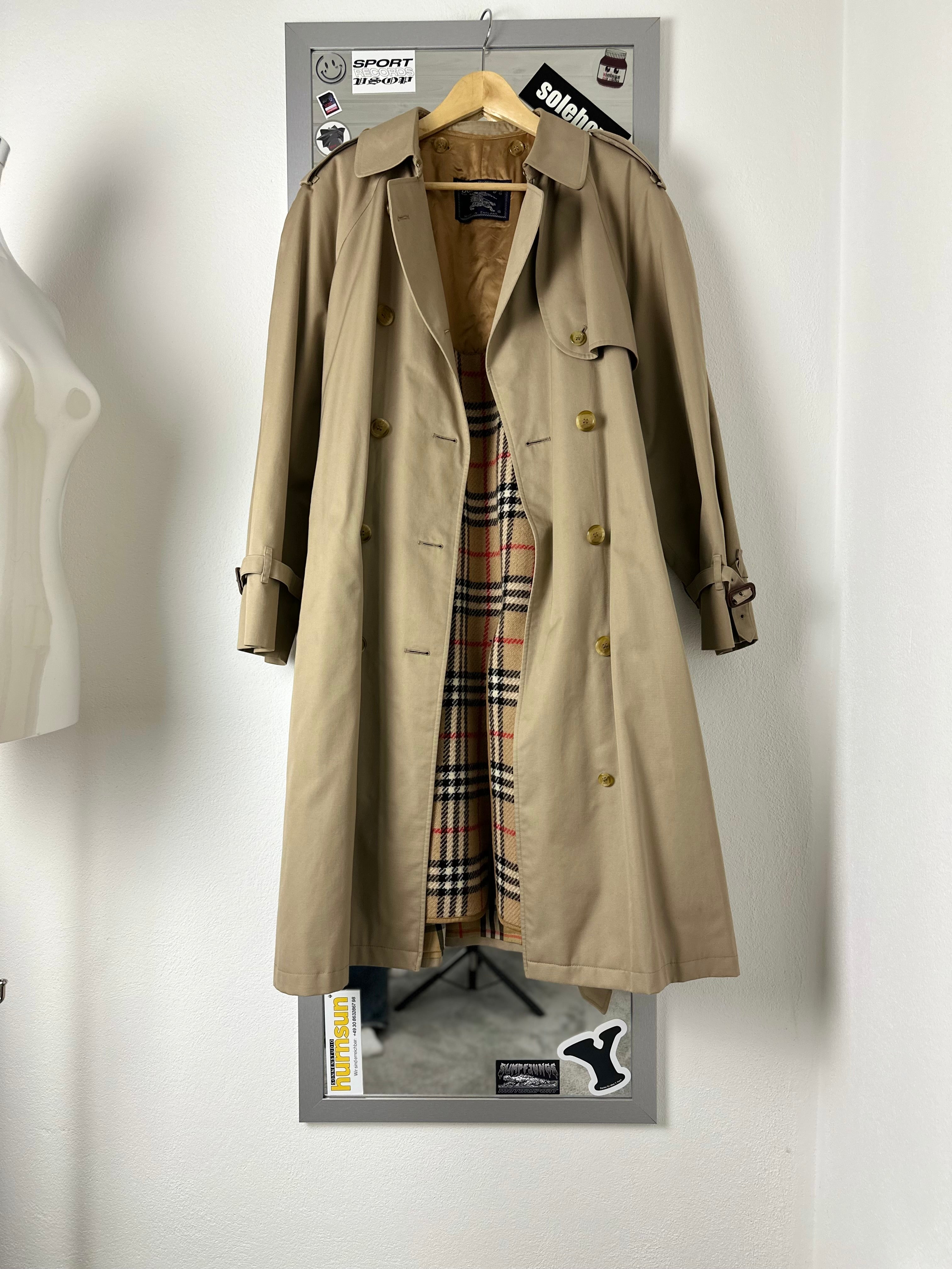 Burberrys Trenchcoat (16/XL) including inlet