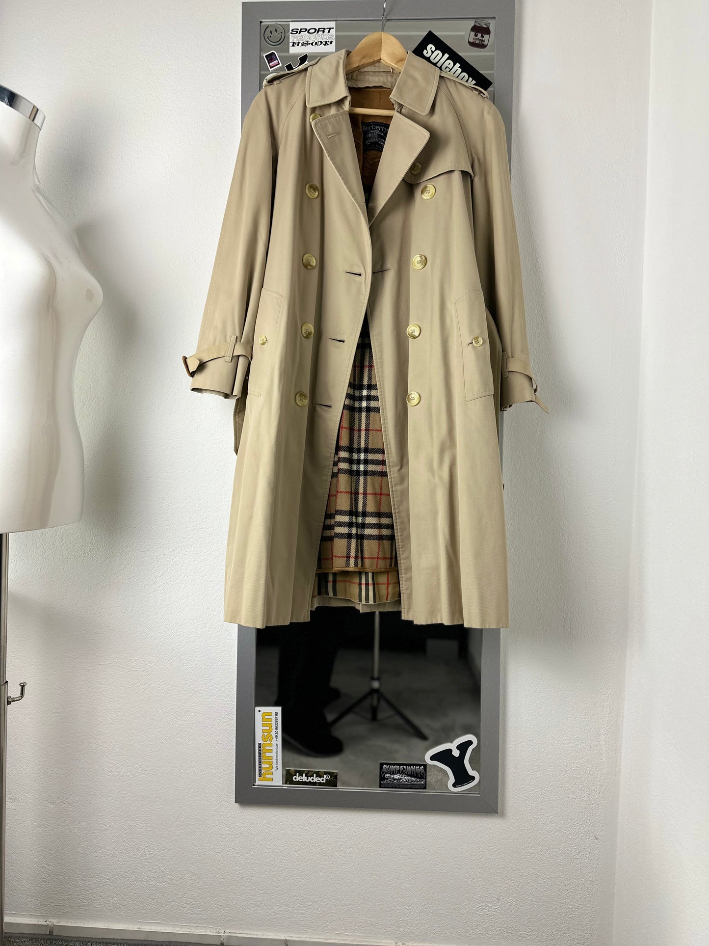 Vintage Burberry Trench Coat Creme Size 4 XXXS With Lining