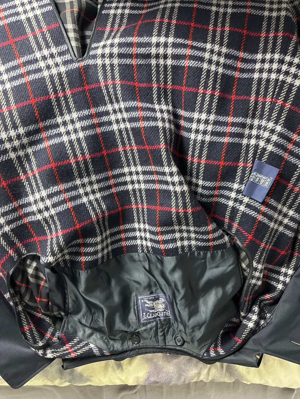 Burberrys Trenchcoat (14/L) including Inlet