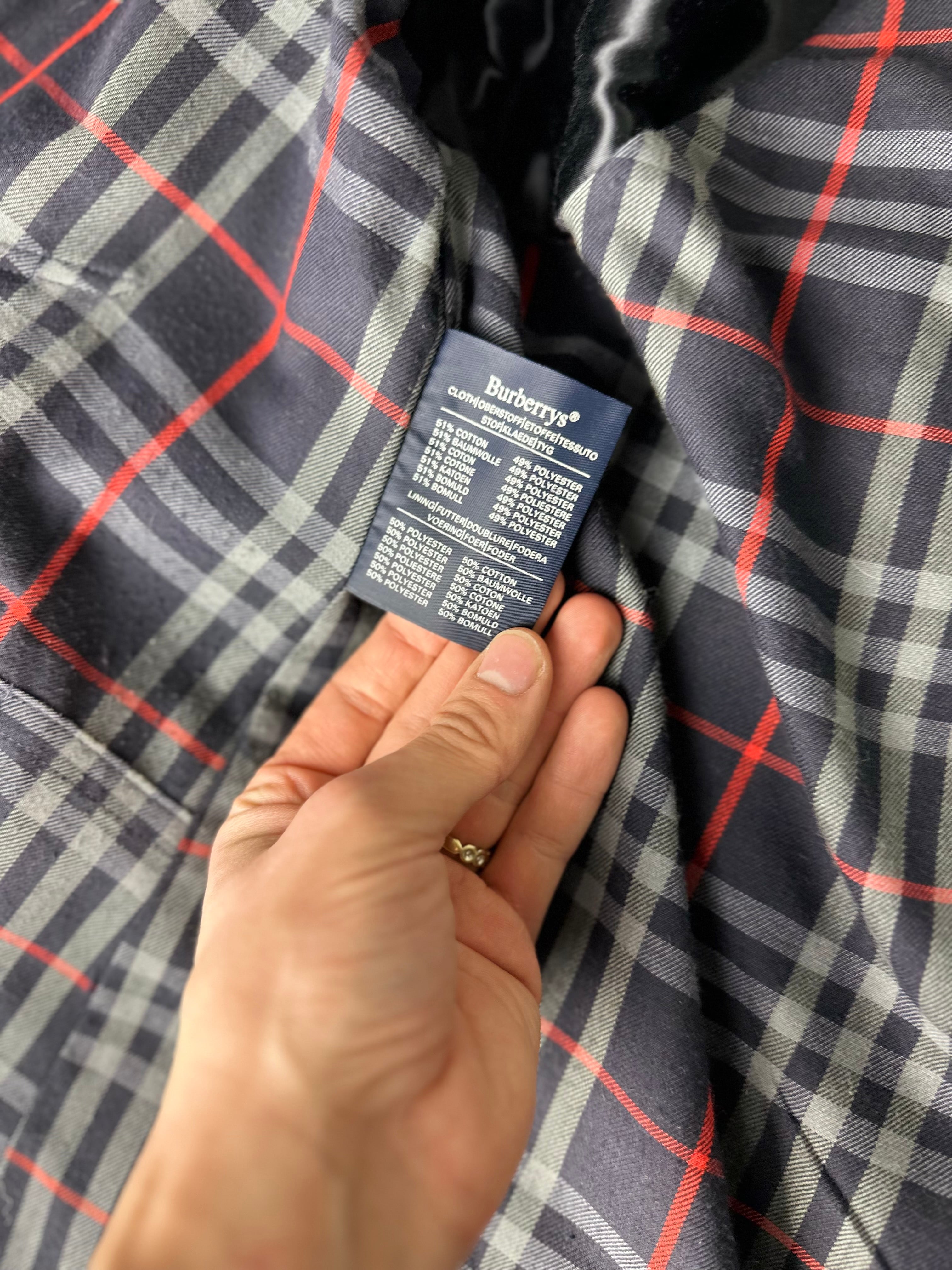 Burberrys Trenchcoat (50/L) including Inlet