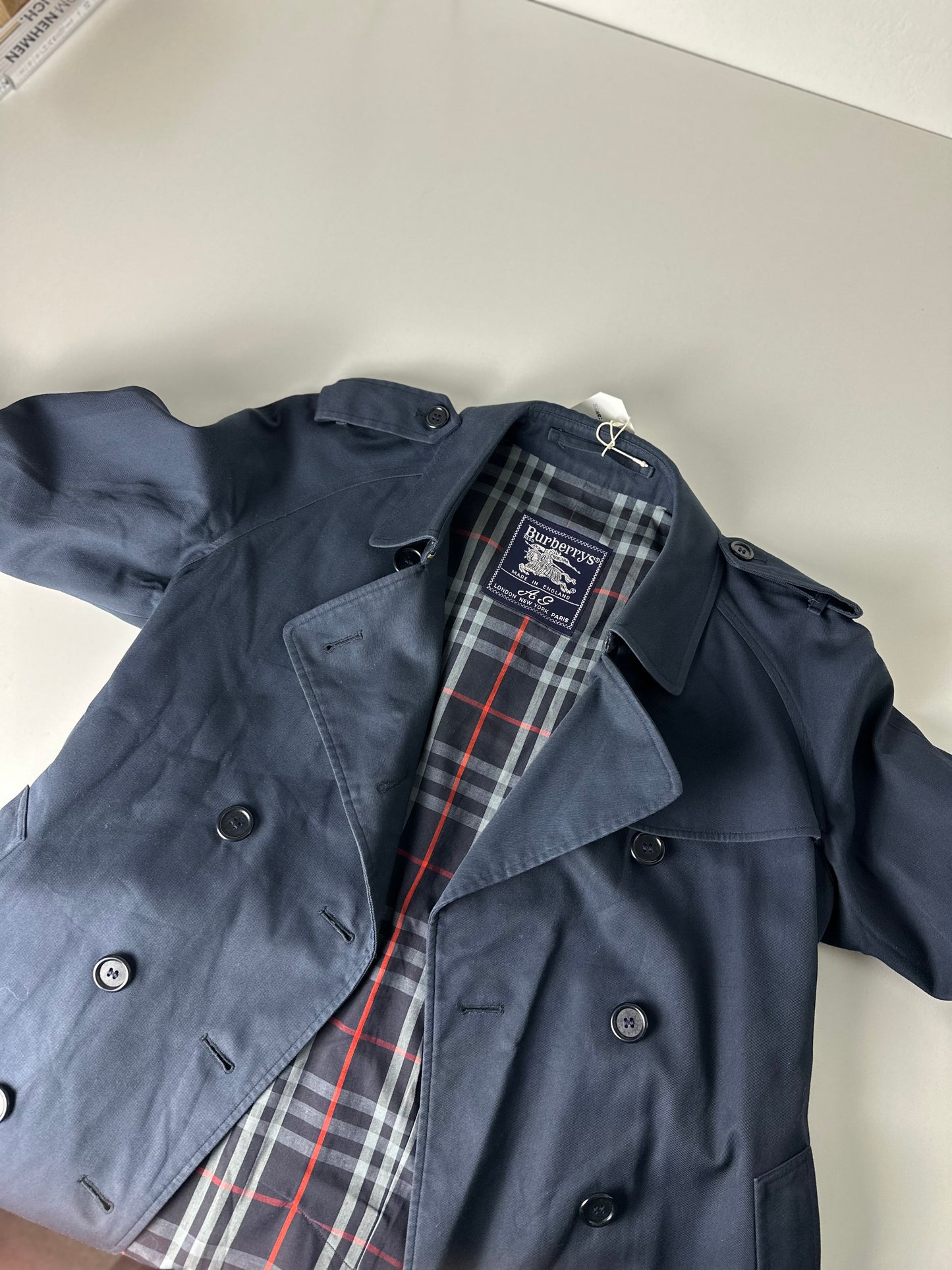 Burberrys Trenchcoat (10/S)
