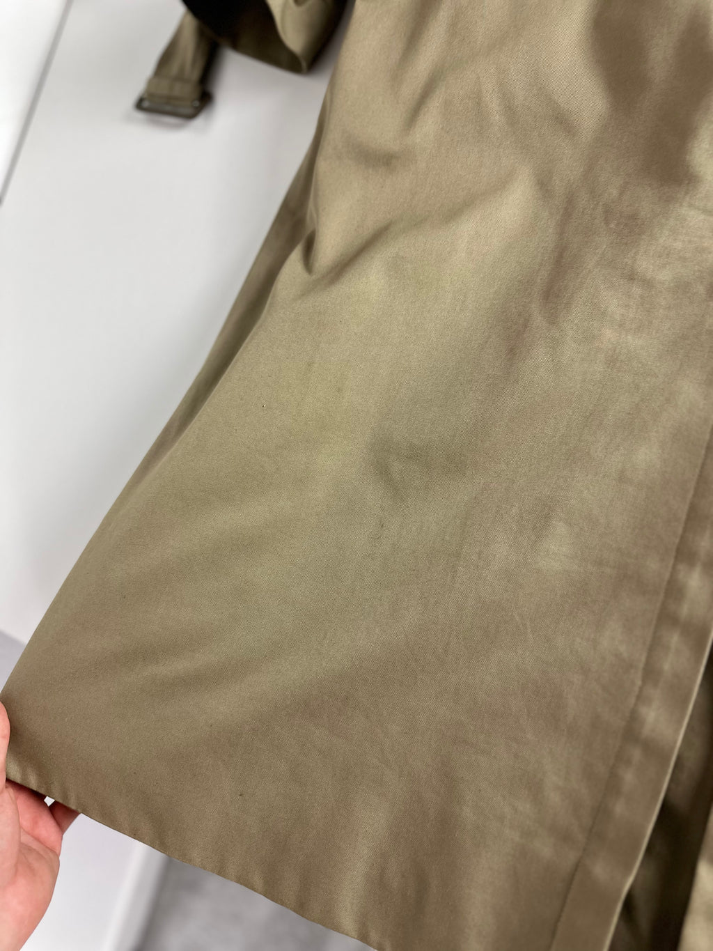 Burberrys Trenchcoat (52/L) including Inlet