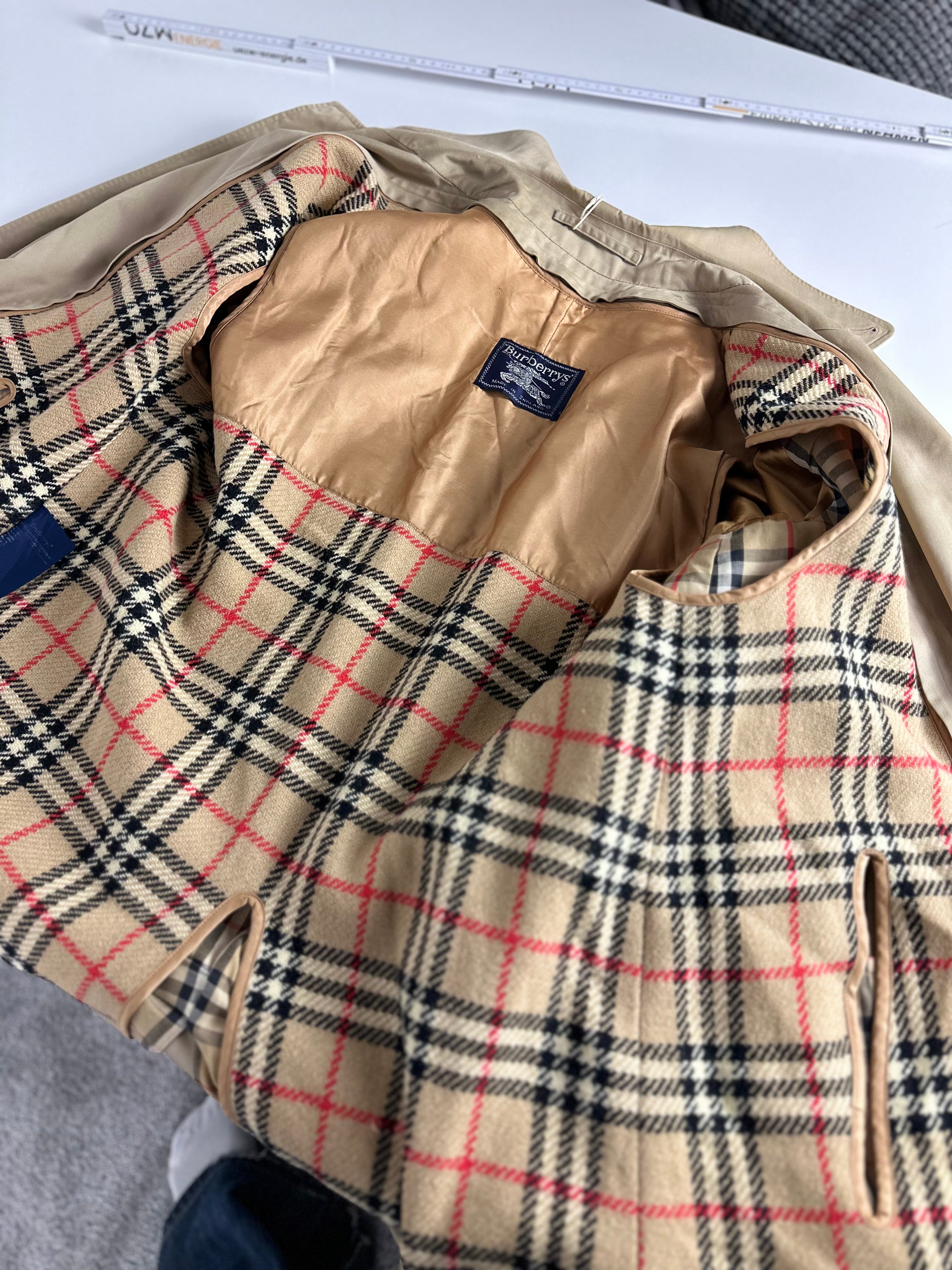 Burberrys Carcoat (50/L) including Inlet