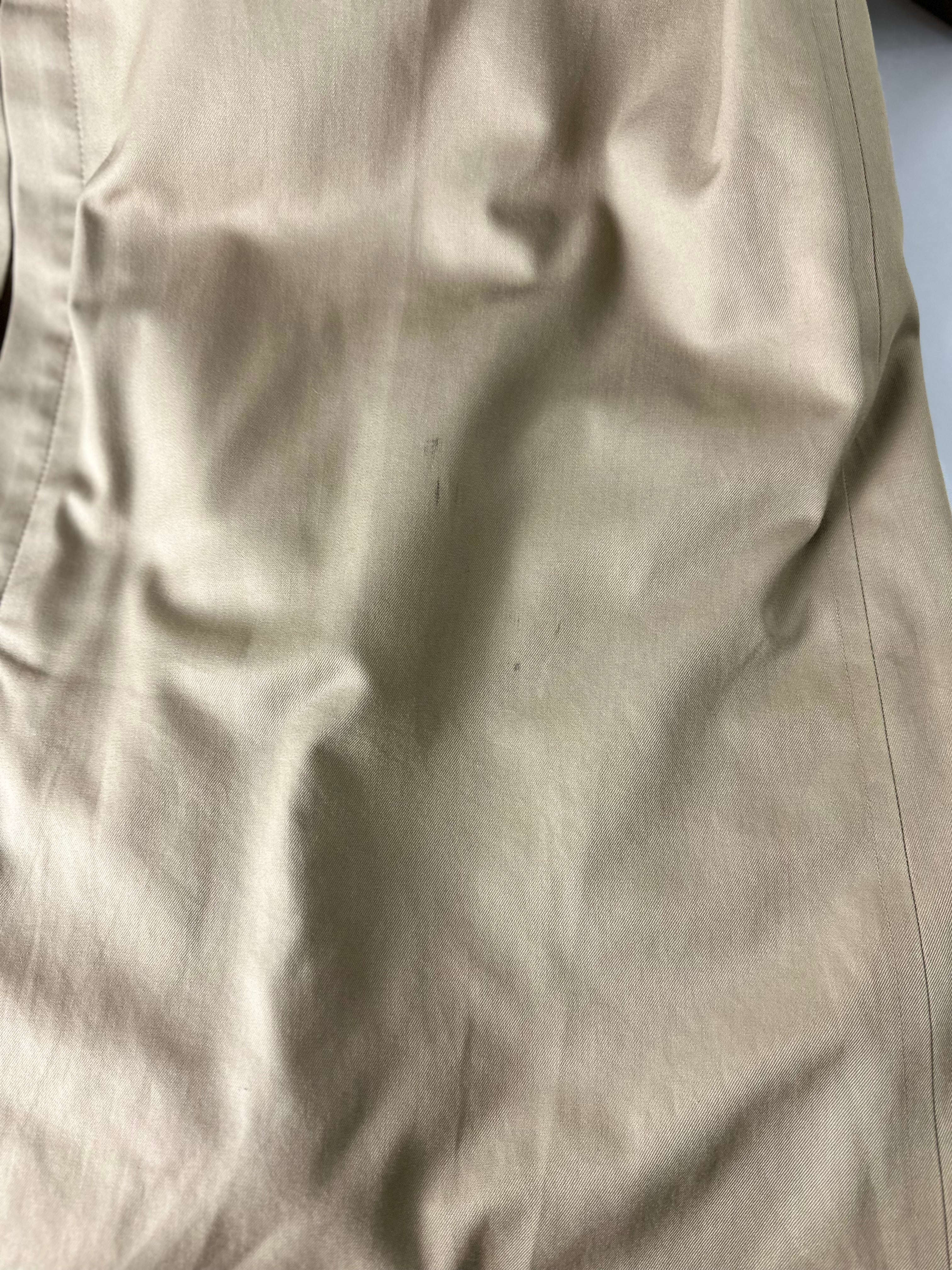 Burberrys Trenchcoat (50/L) including Inlet