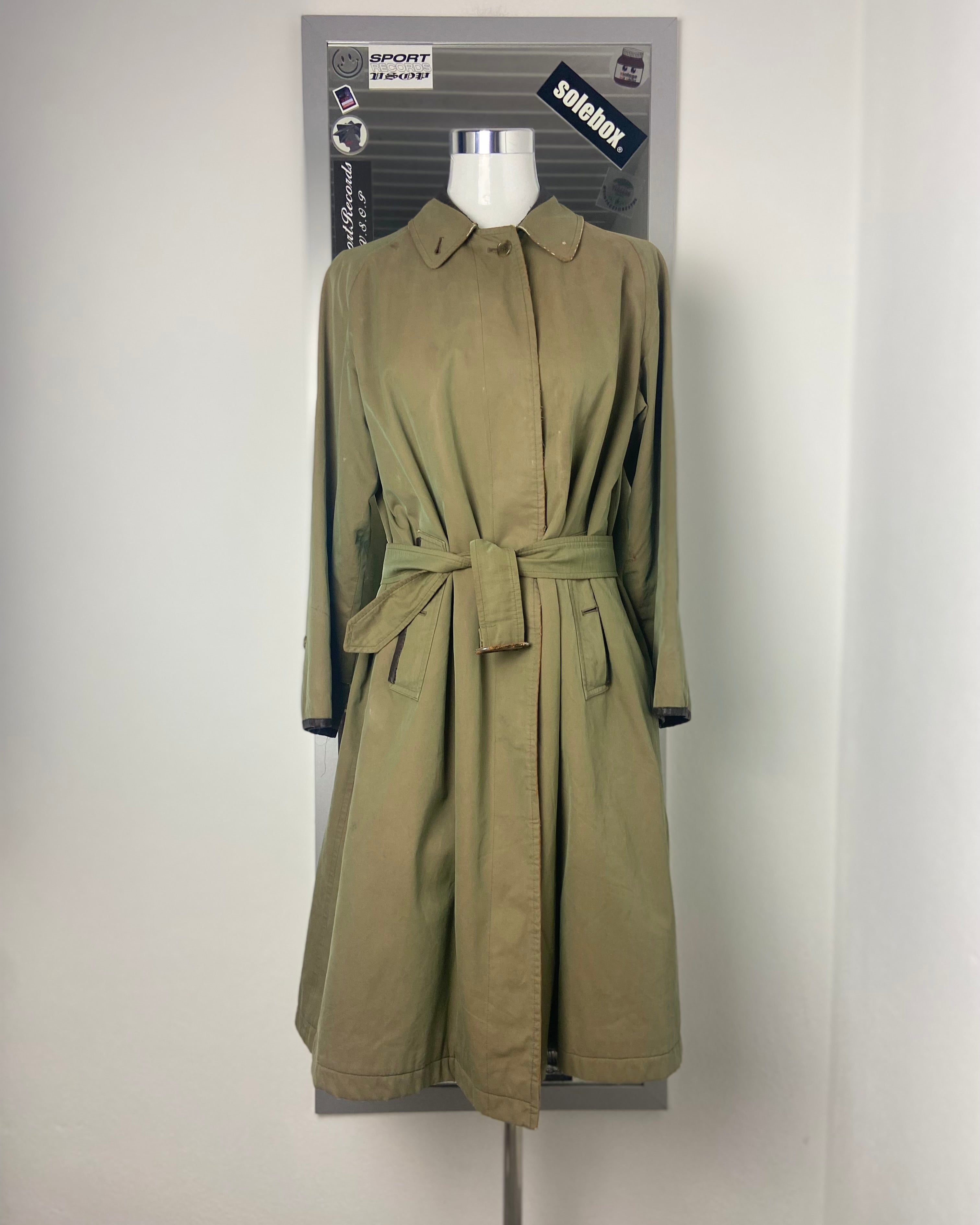 Burberrys Trenchcoat (12/M)