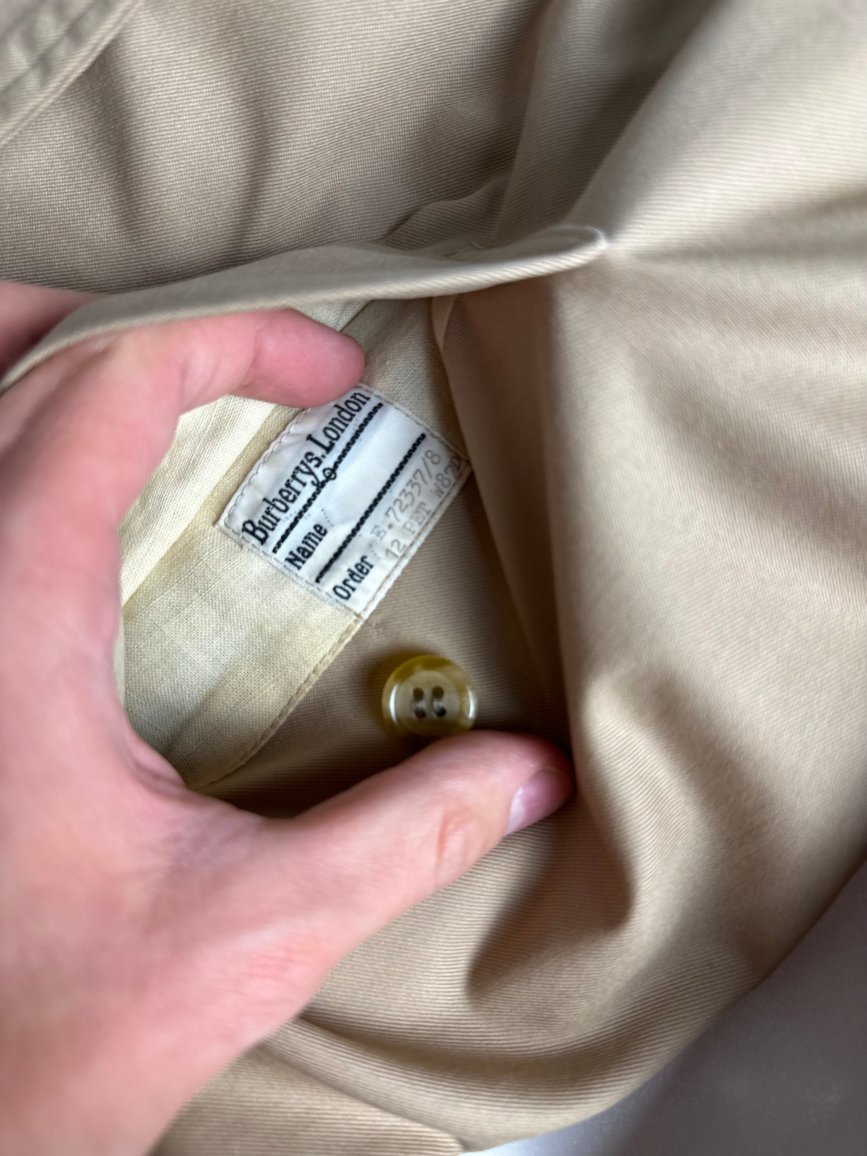 Burberrys Trenchcoat (12/M) including Inlet