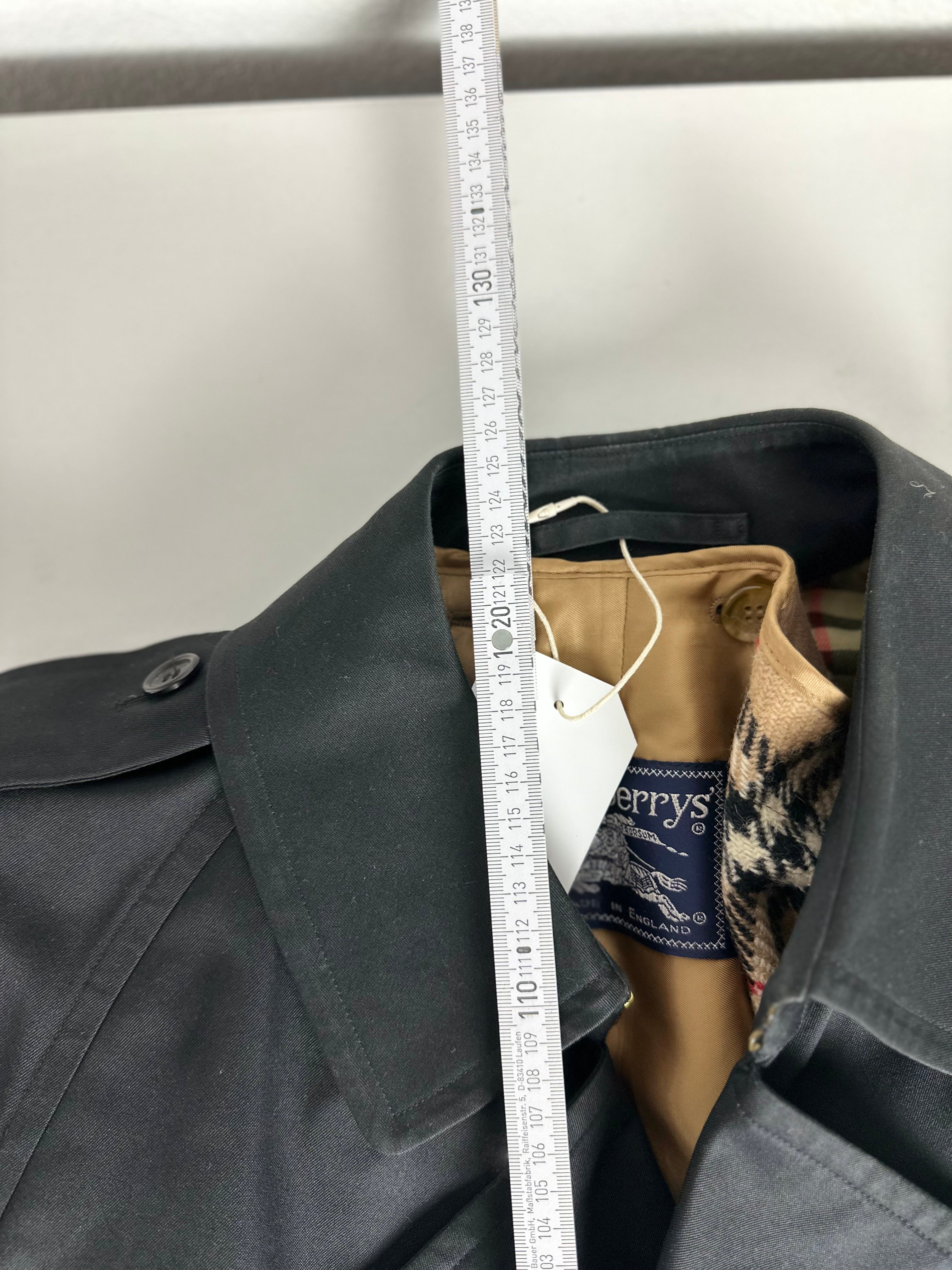 Burberrys Trenchcoat (50/L) including Inlet