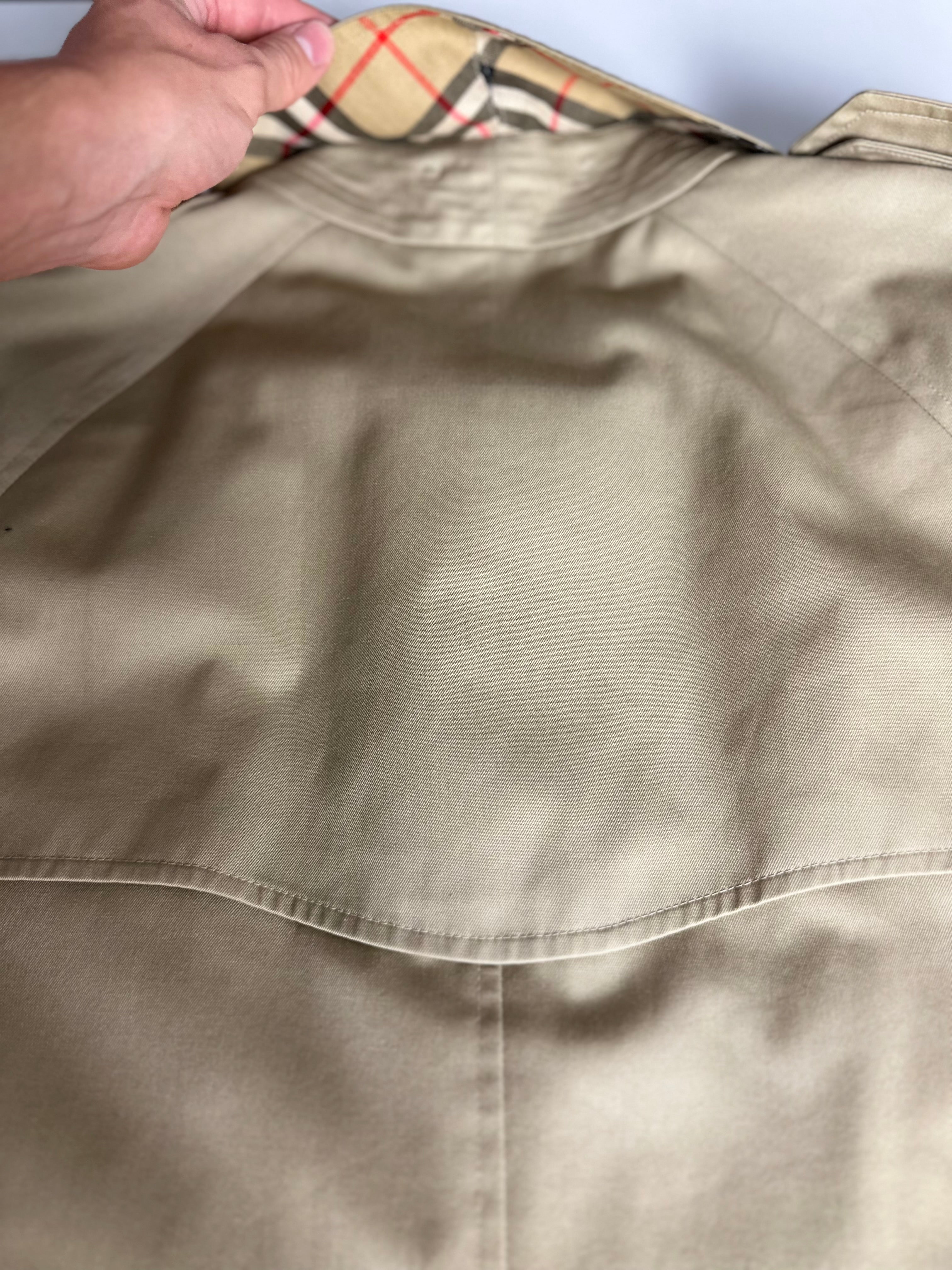 Burberrys Trenchcoat (50/L)