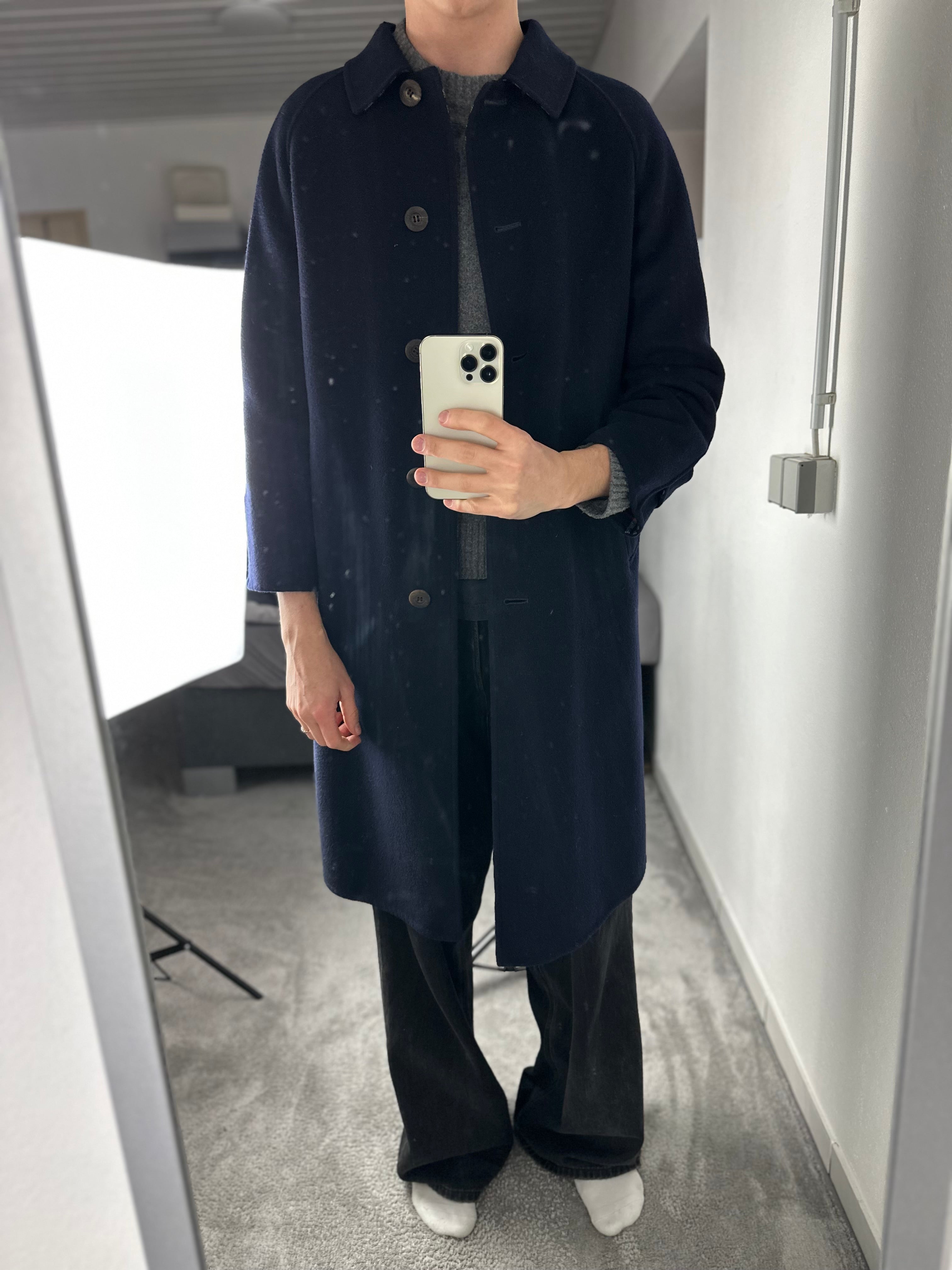 Burberrys Coat (12/M)