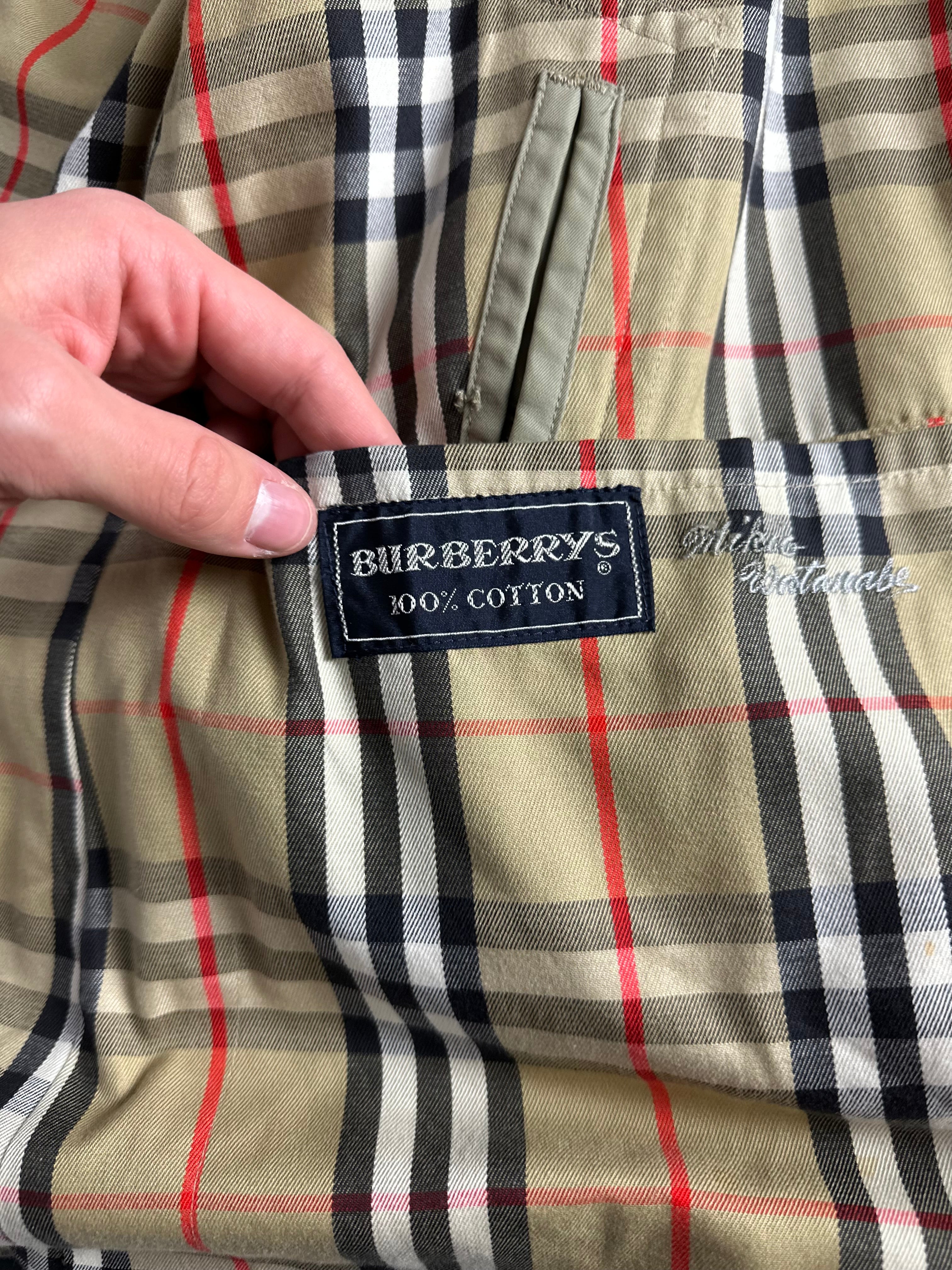 Burberrys Trenchcoat (46/S) including Inlet