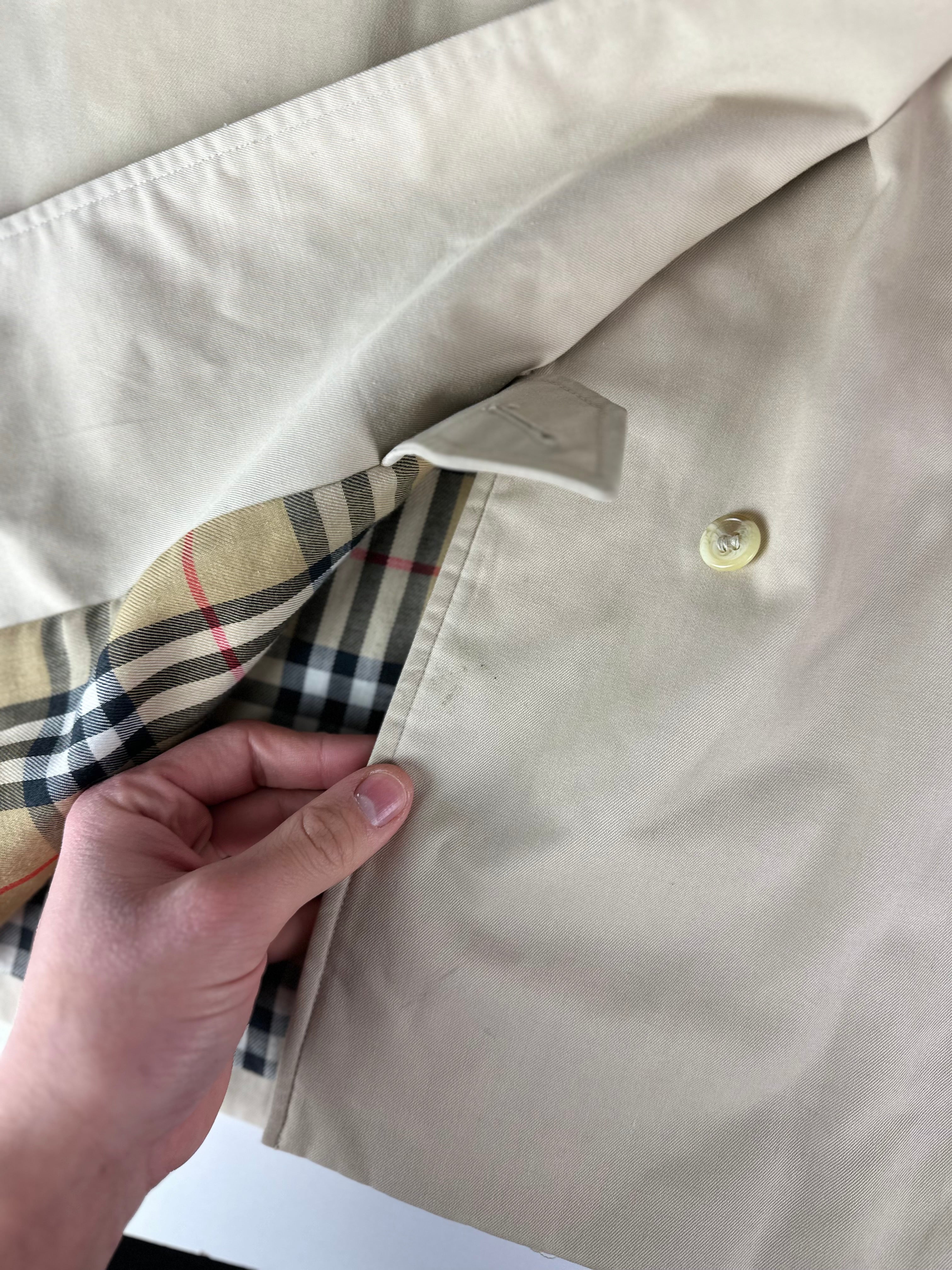 Burberrys Trenchcoat (12/M)