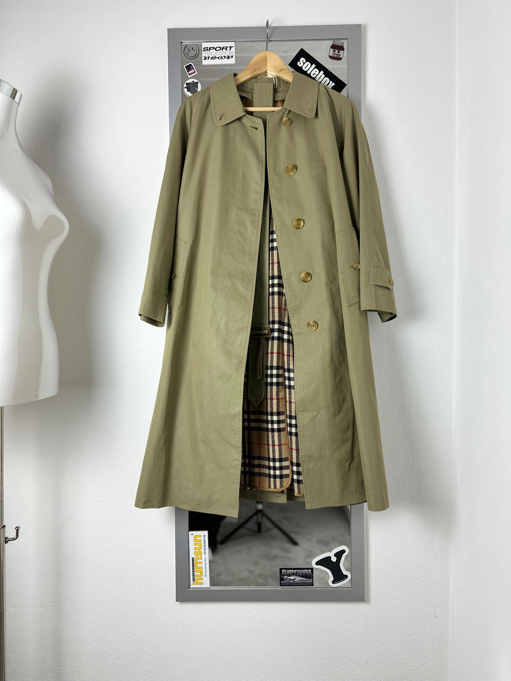Burberrys Trenchcoat (14/L) including Inlet