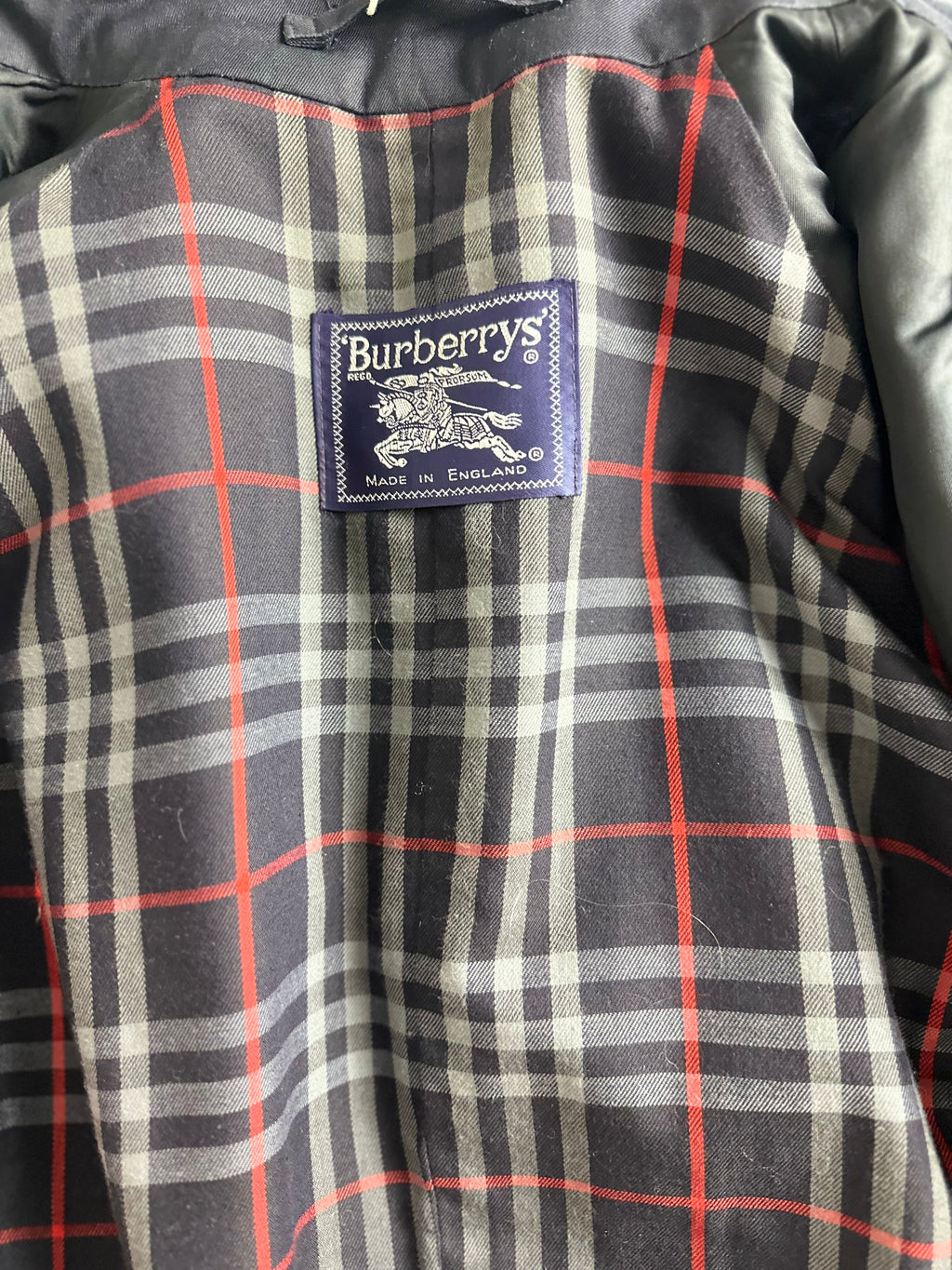 Burberrys Trenchcoat (10/S)