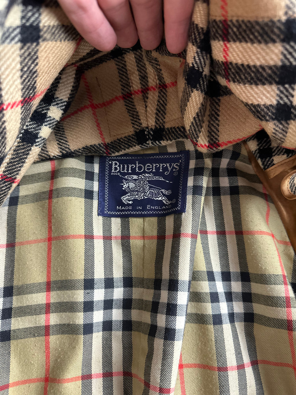 Burberrys Trenchcoat (12/M) including Inlet