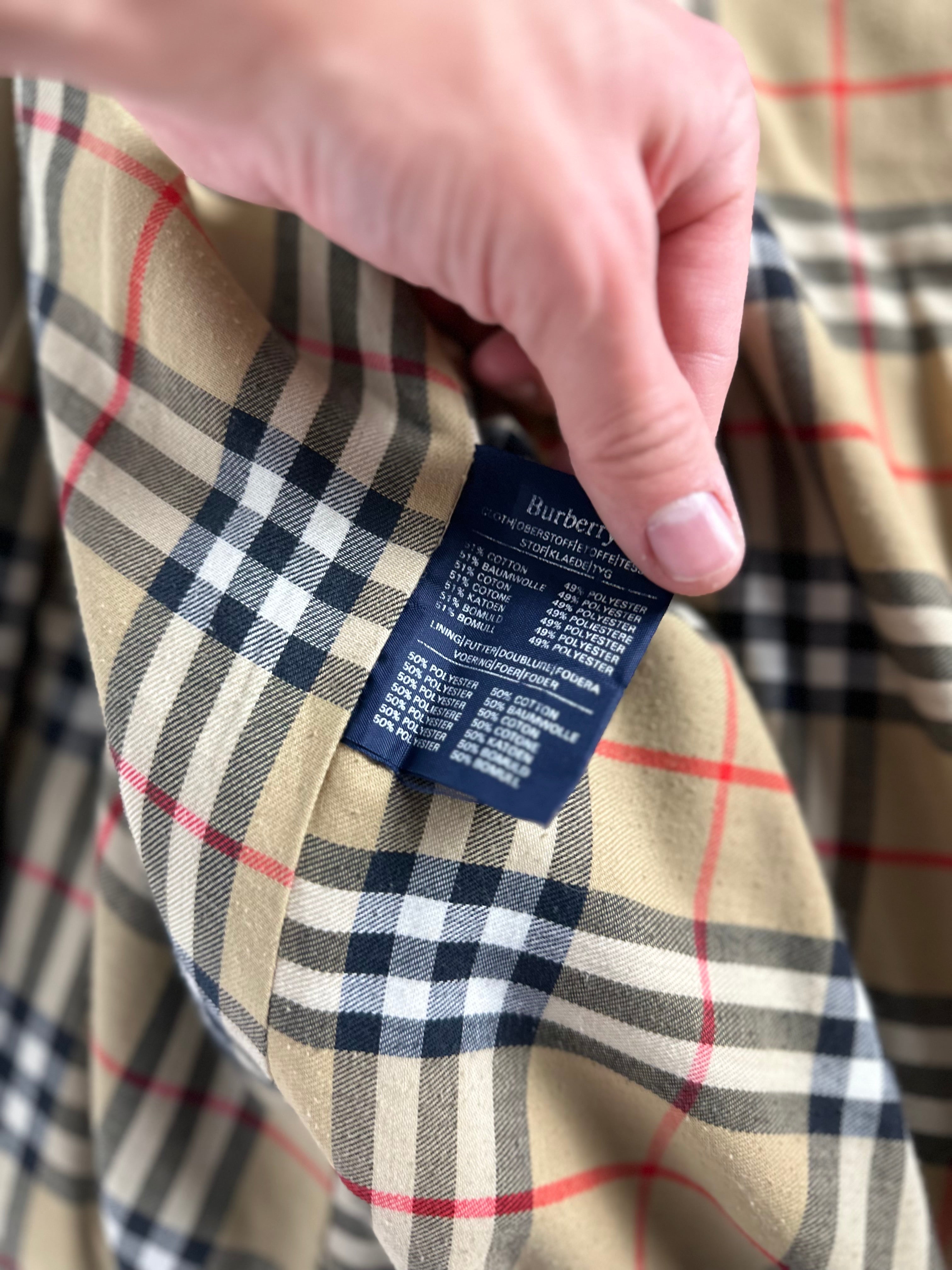 Burberrys Trenchcoat (12/M)