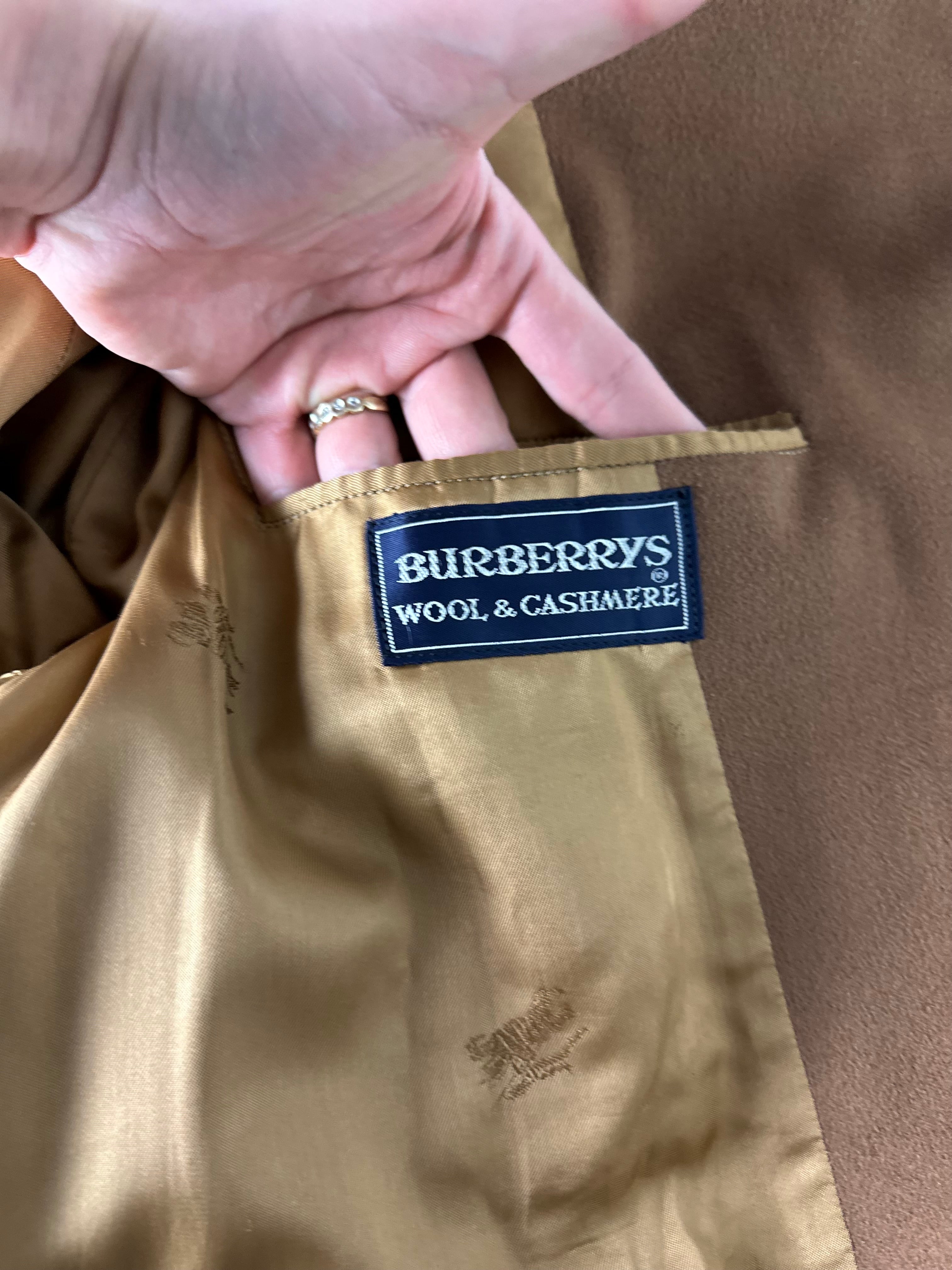 Burberrys Coat (52/L)