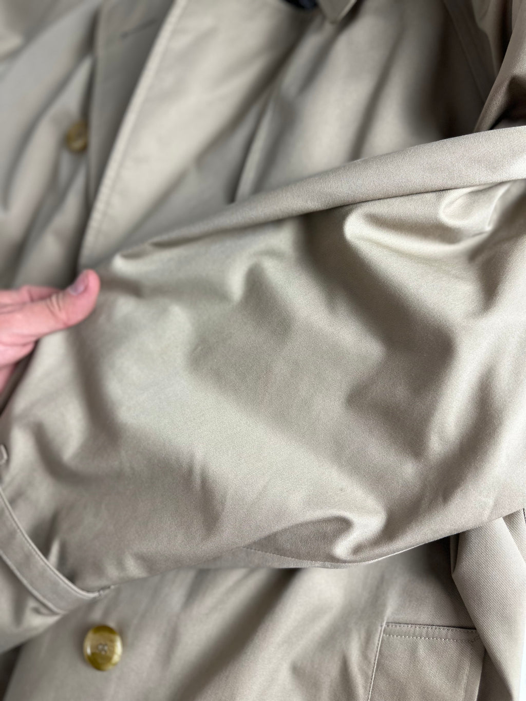 Burberrys Trenchcoat (16/XL) including inlet