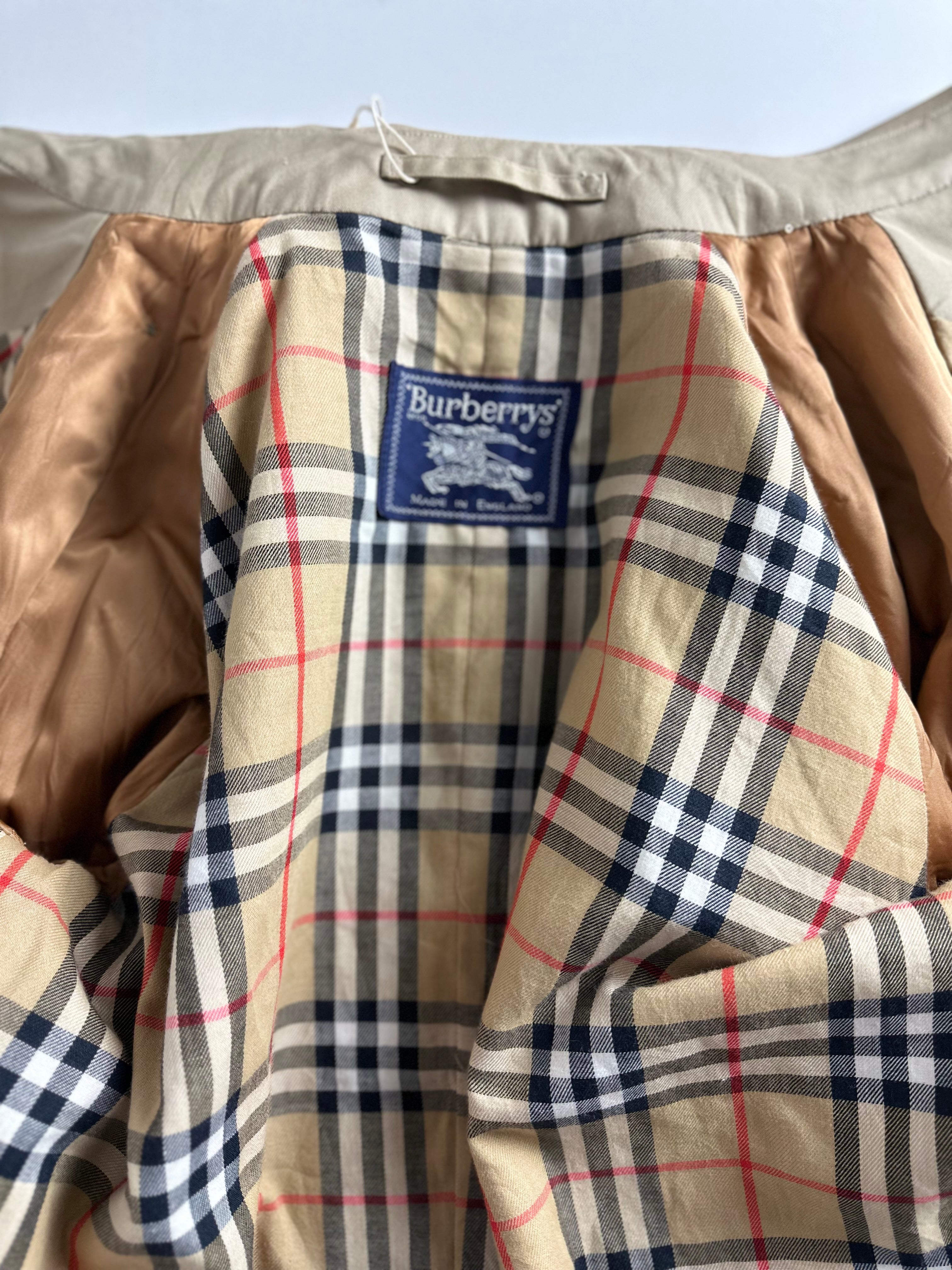 Burberrys Trenchcoat (12/M)