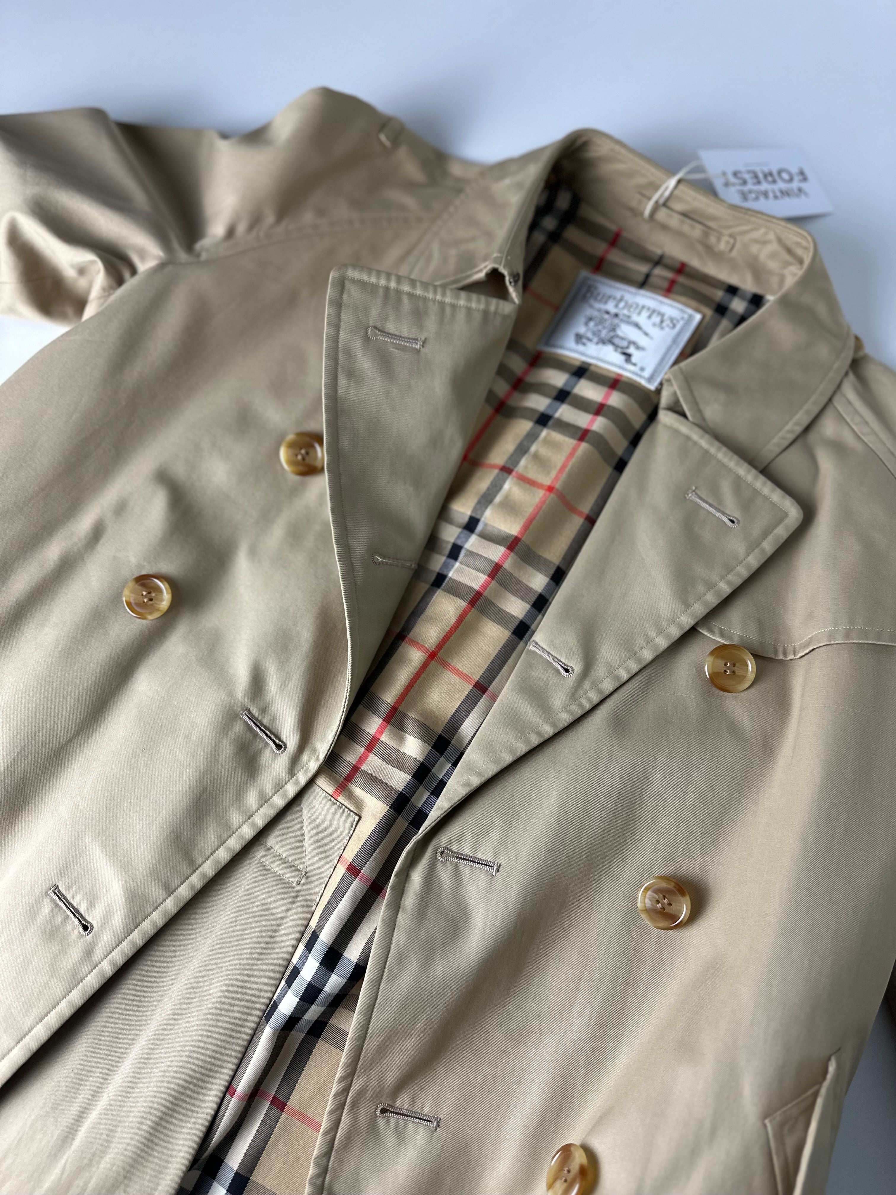 Burberrys Trenchcoat (10/S)