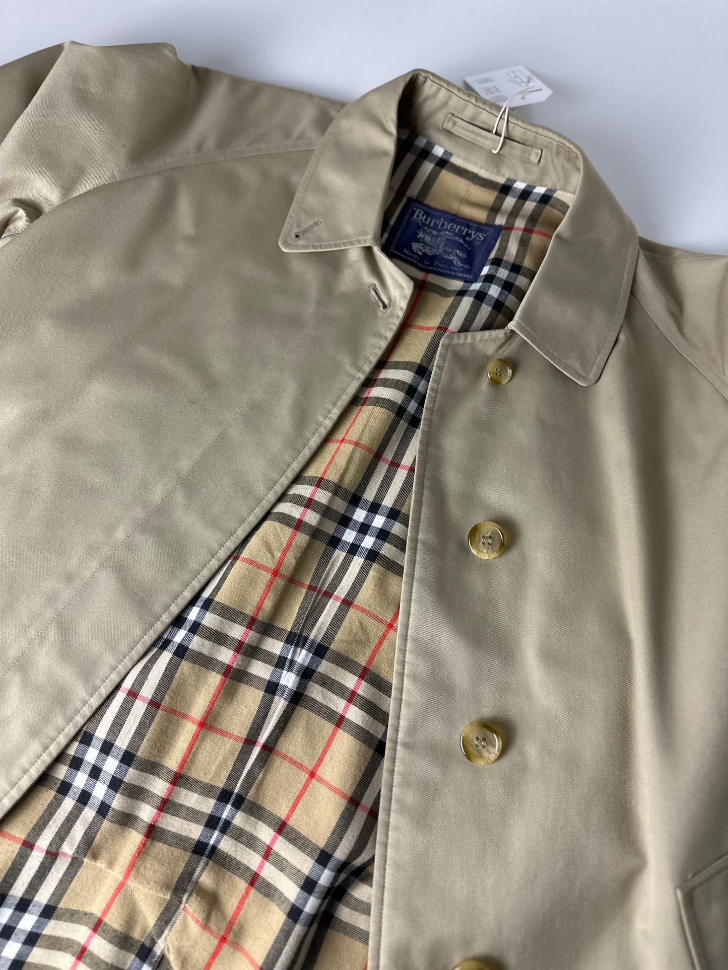 Burberrys Trenchcoat (12/M)