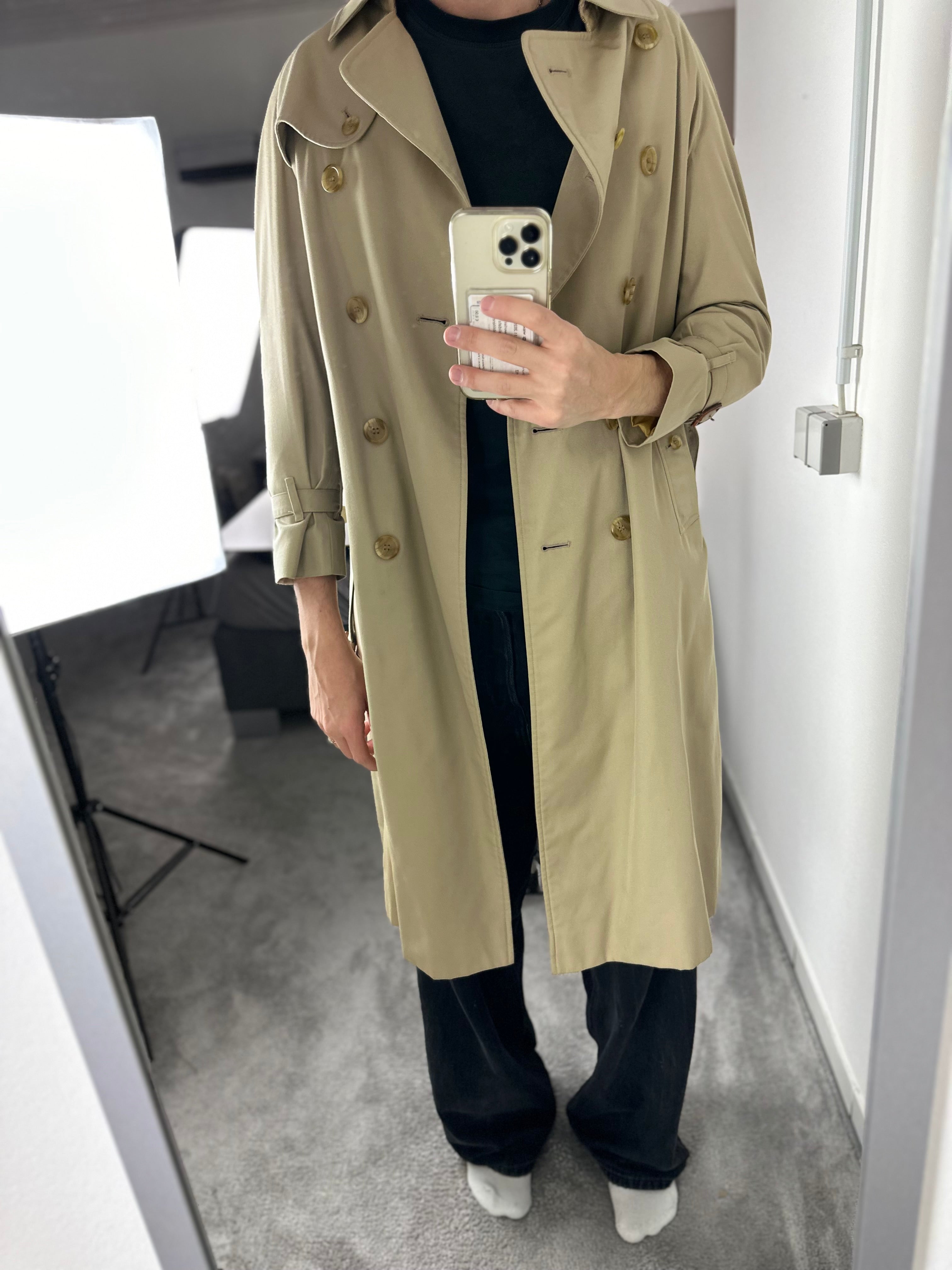 Burberrys Trenchcoat (10/S)