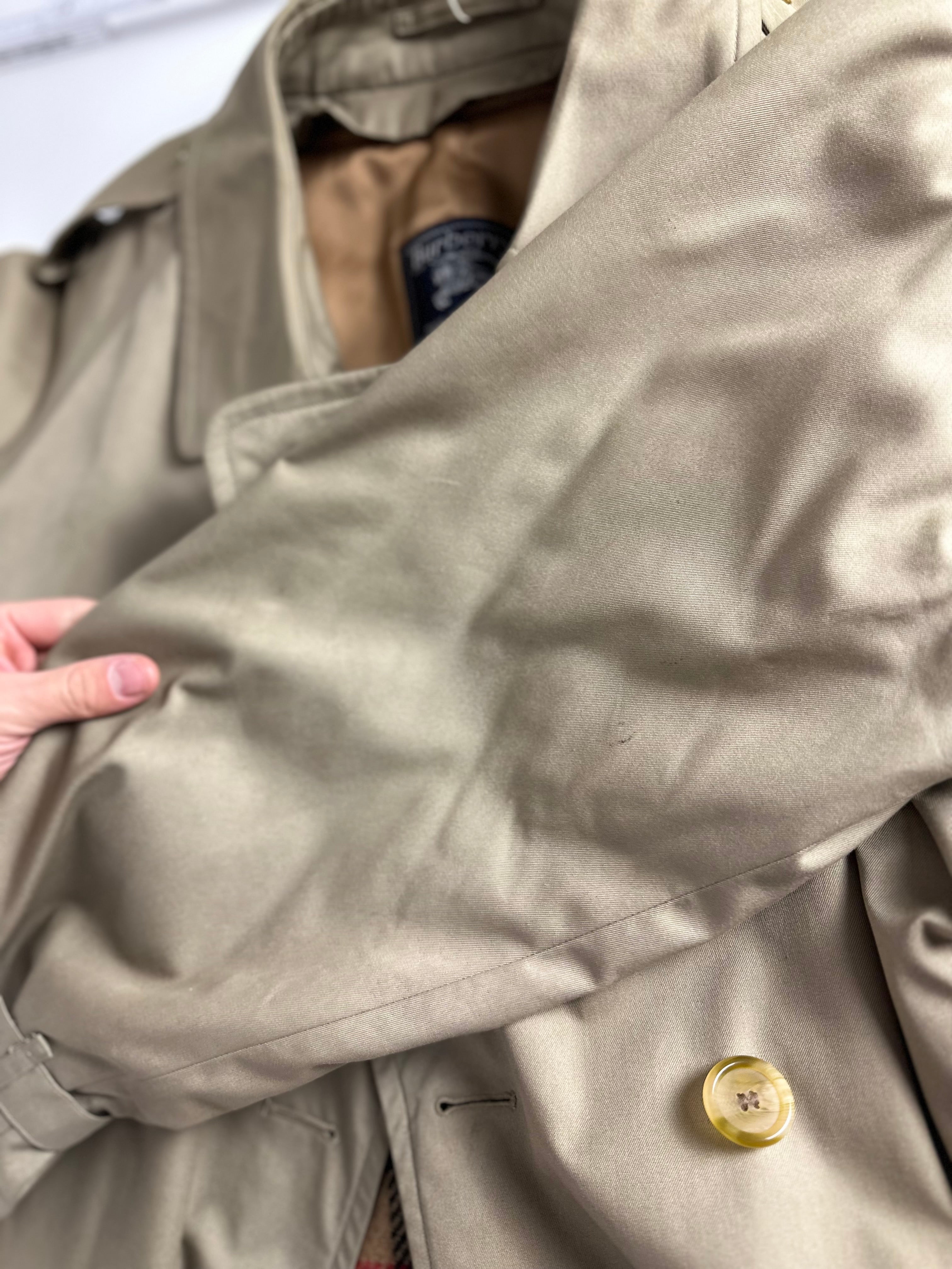 Burberrys Trenchcoat (52/L) including Inlet