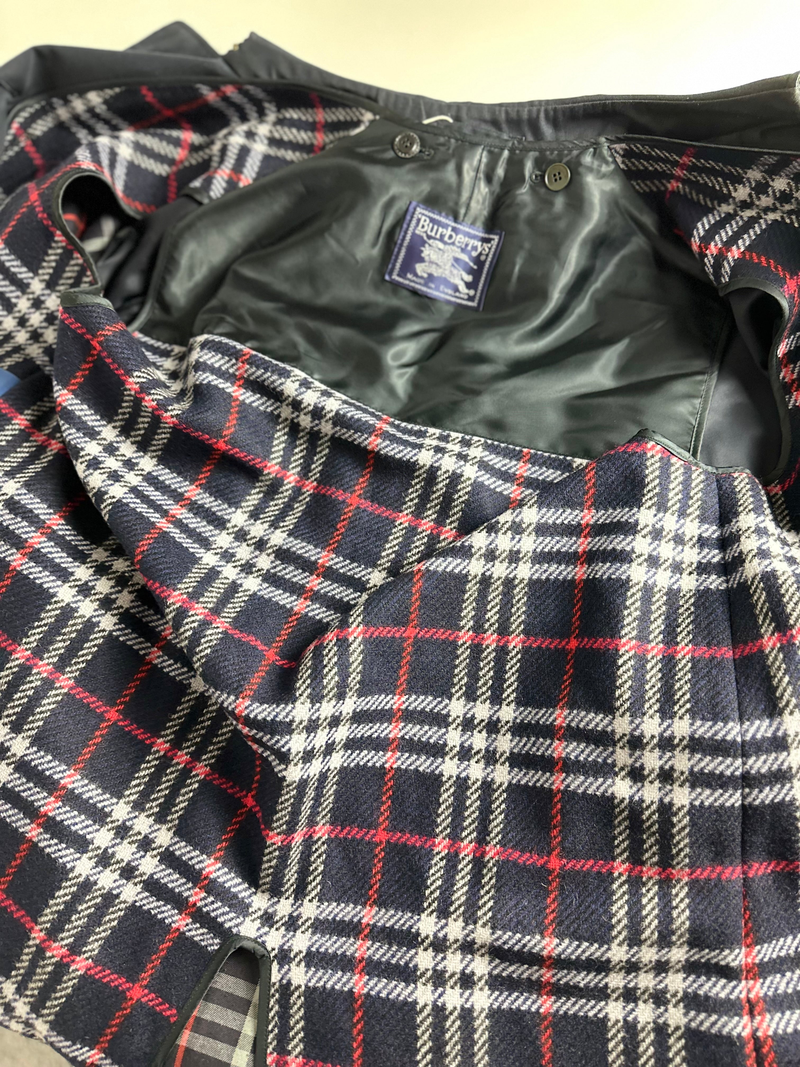 Burberrys Trenchcoat (14/L) including Inlet