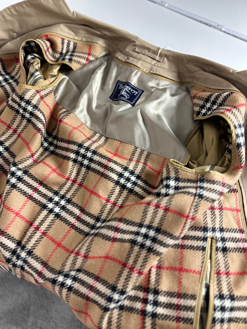 Burberrys Carcoat (46/S) including Inlet