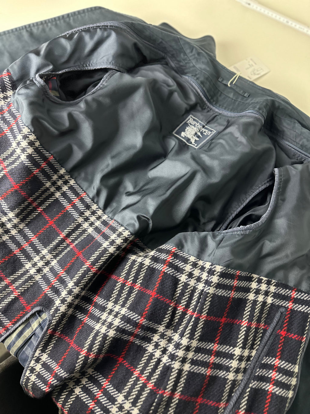 Burberrys Trenchcoat (46/S) including Inlet