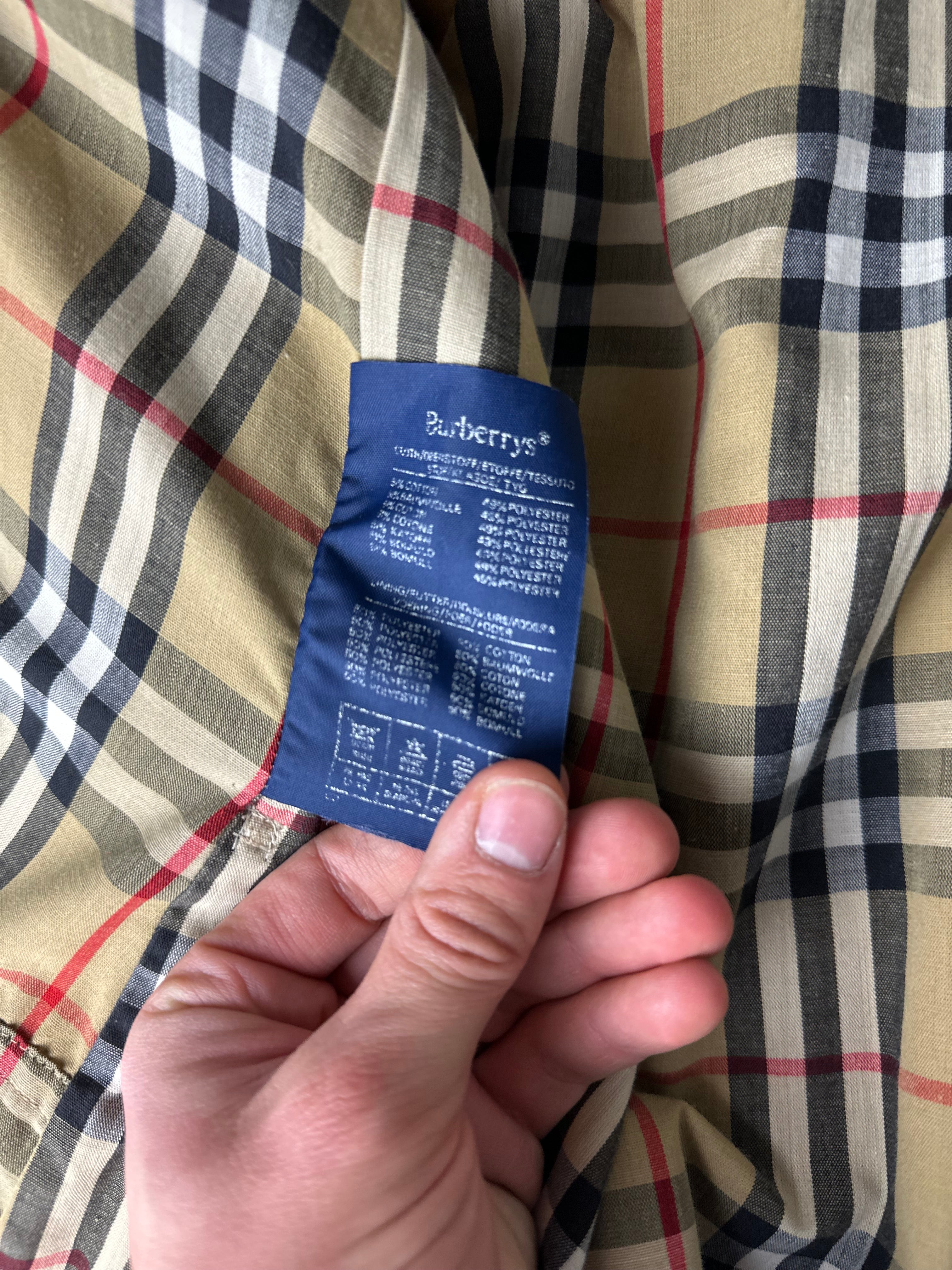 Burberrys Trenchcoat (48/M) including Inlet