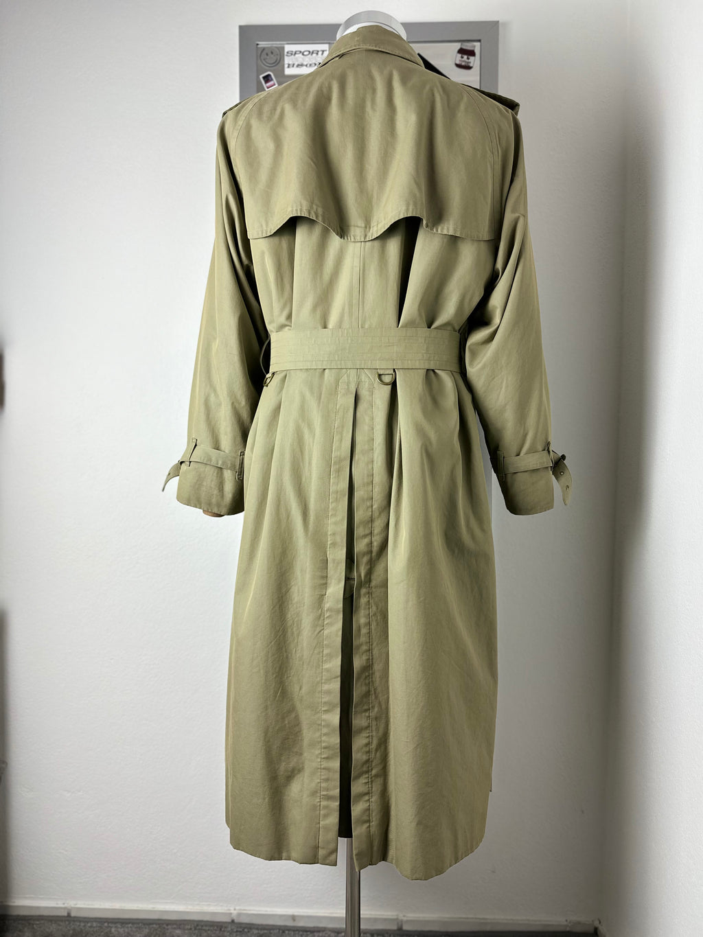 Burberrys Trenchcoat (48/M) including Inlet