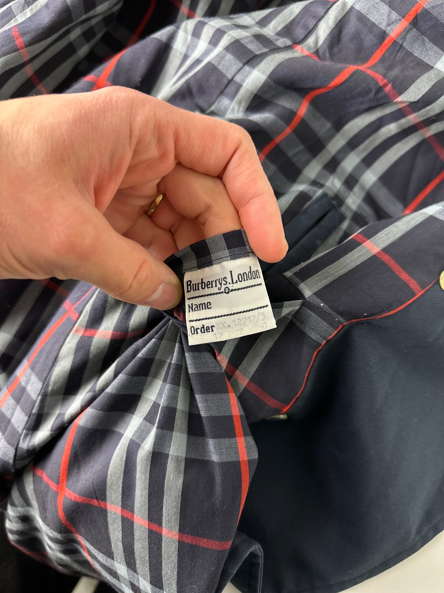 Burberrys Trenchcoat (10/S)