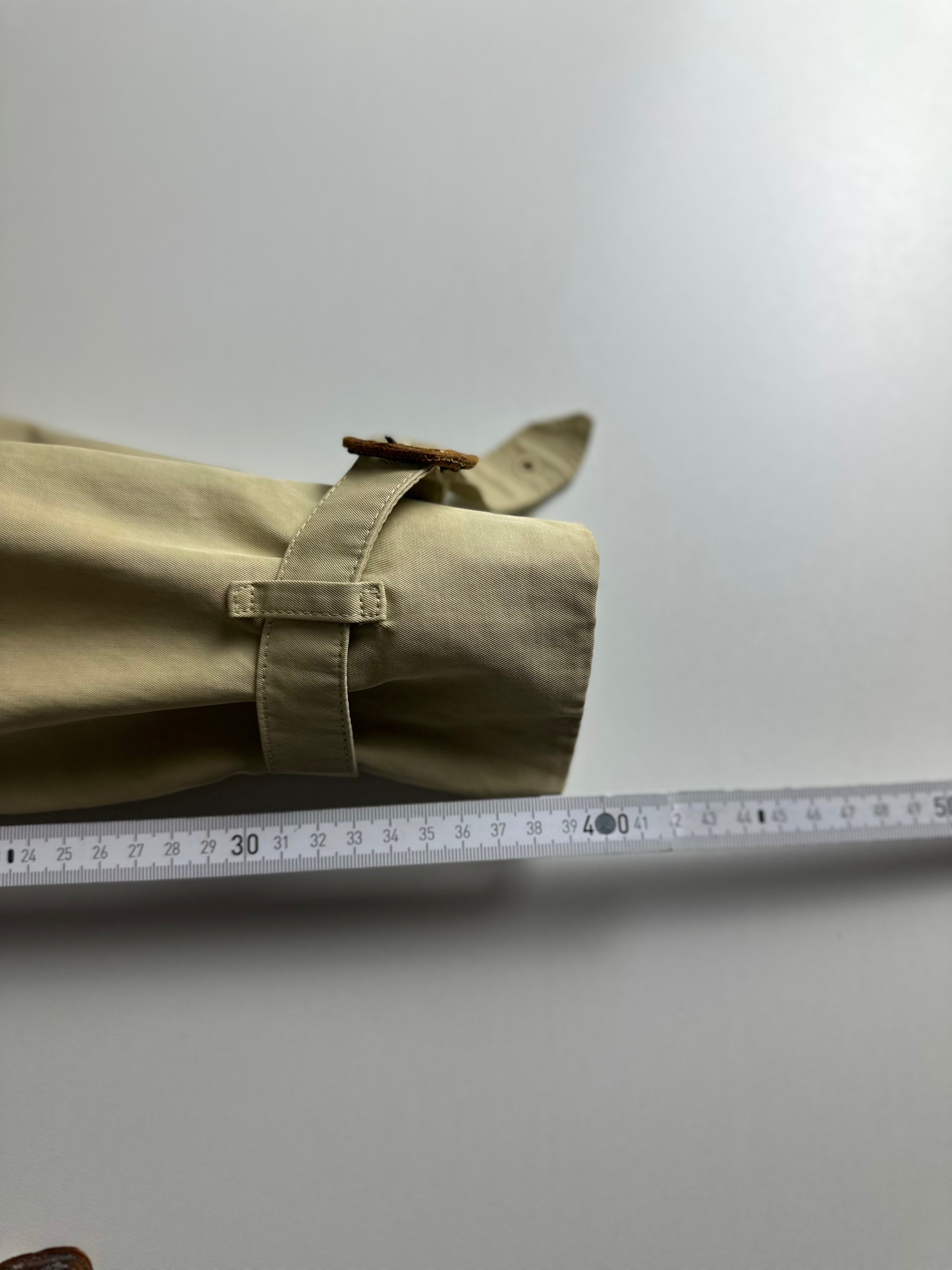 Burberrys Trenchcoat (10/S)