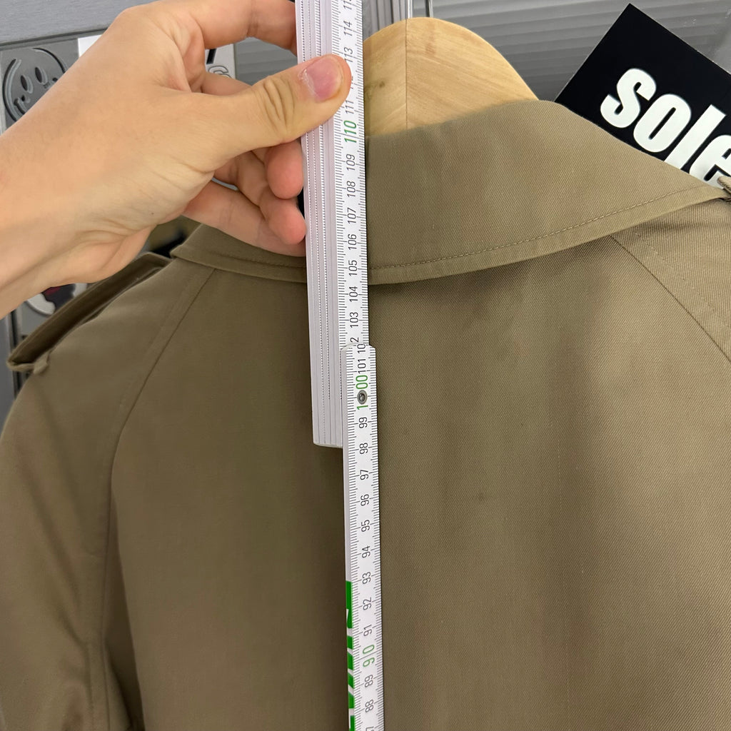 Burberrys Trenchcoat (10/S)