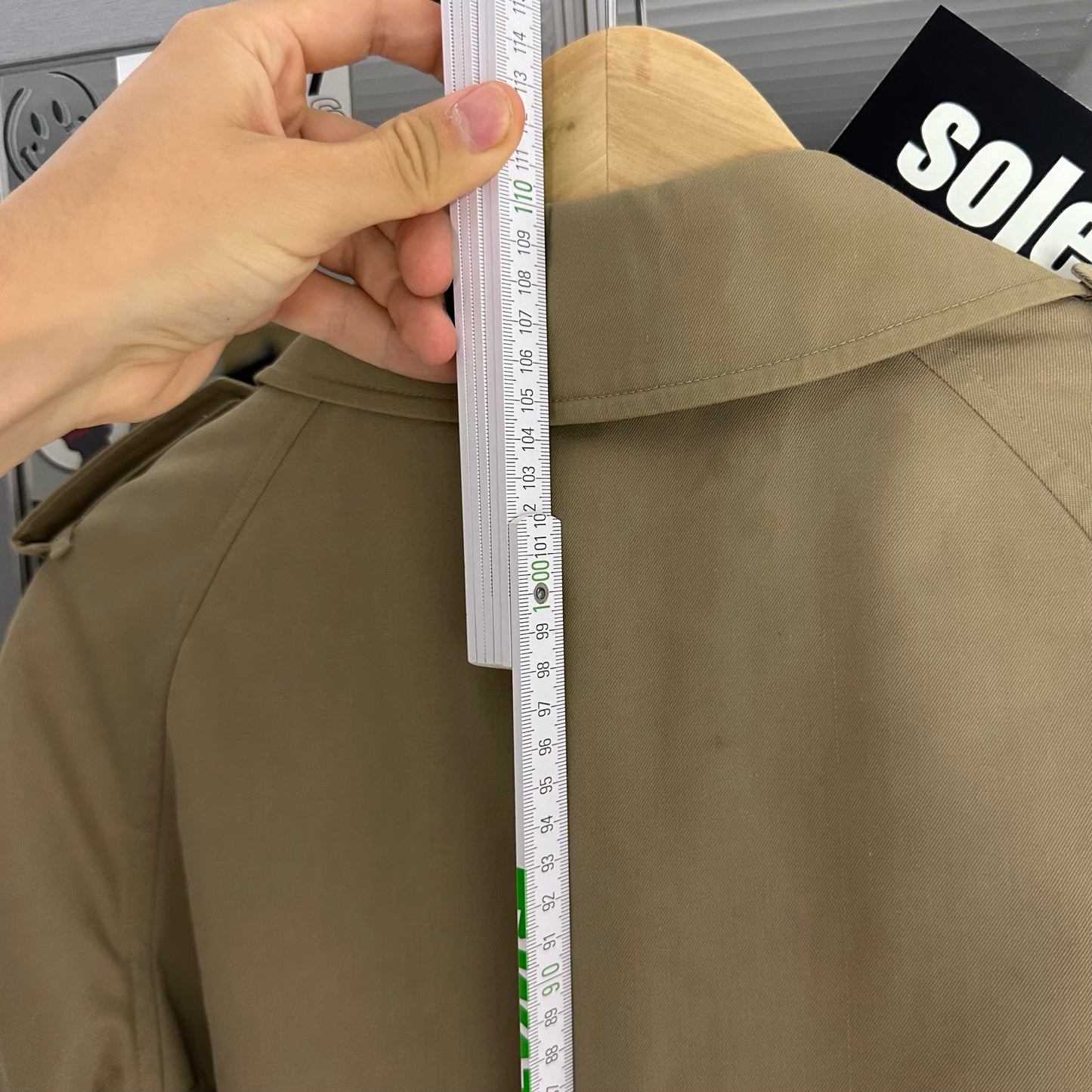 Burberrys Trenchcoat (10/S)