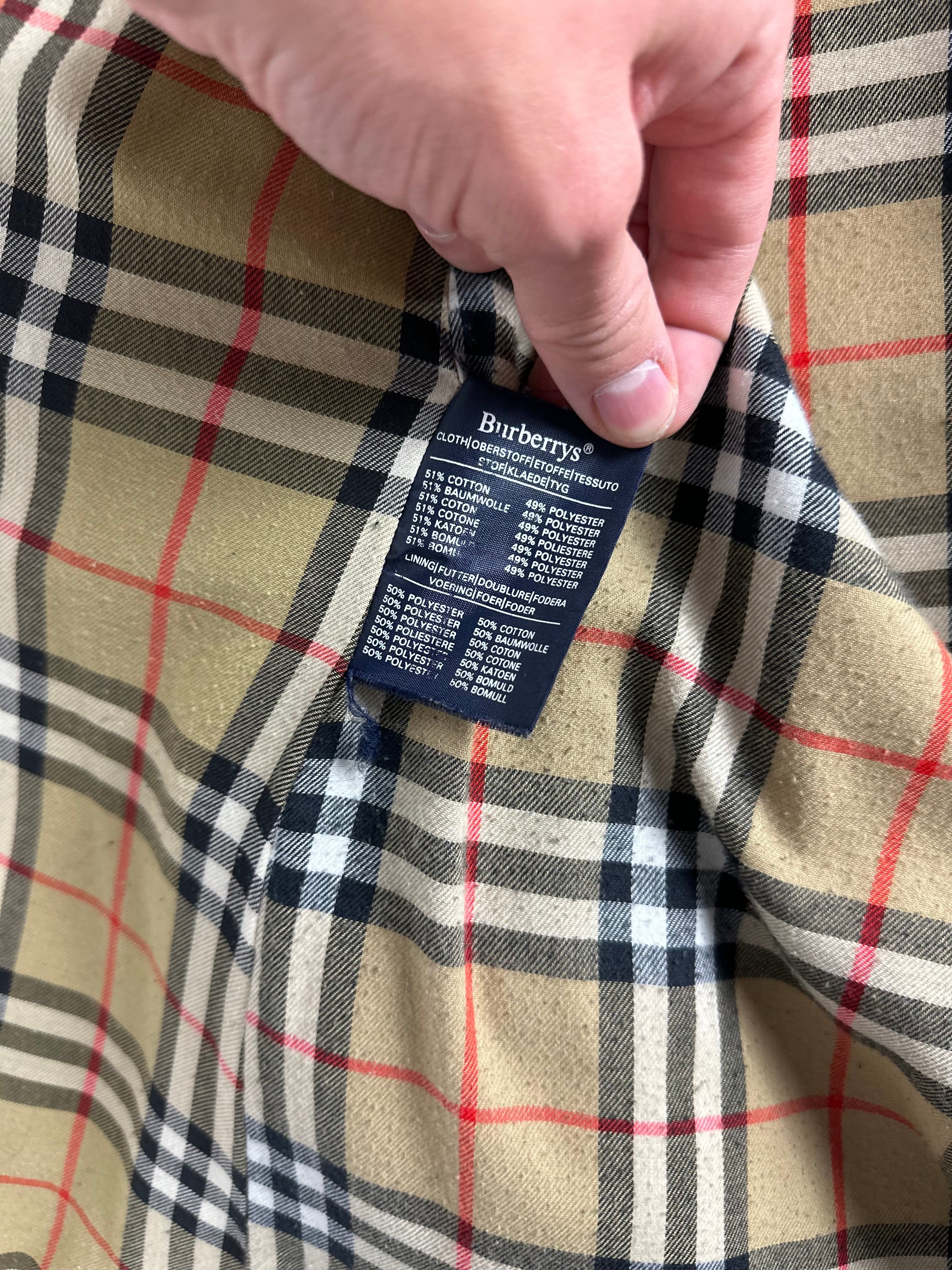 Burberrys Trenchcoat (12/M) including Inlet