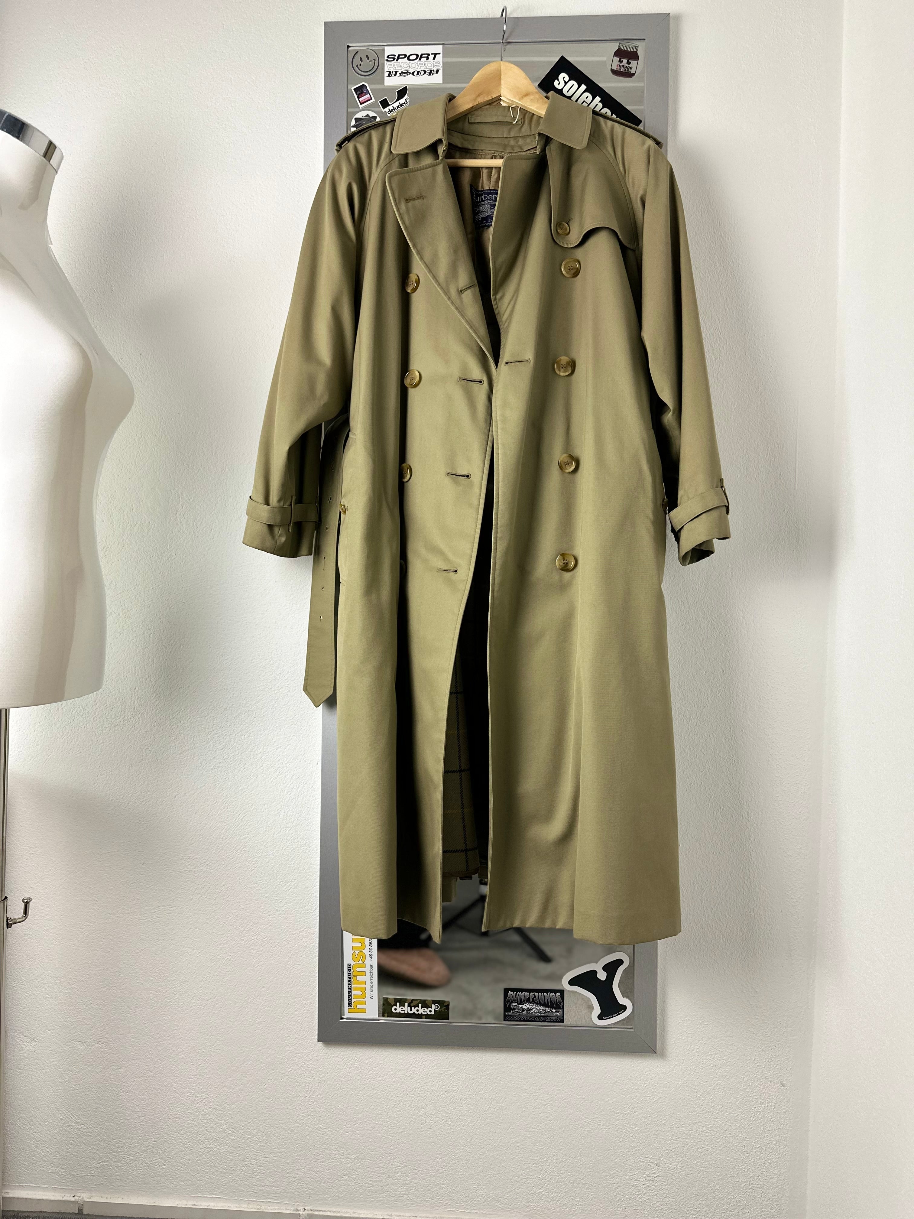 Burberrys Trenchcoat (12/M) including Inlet