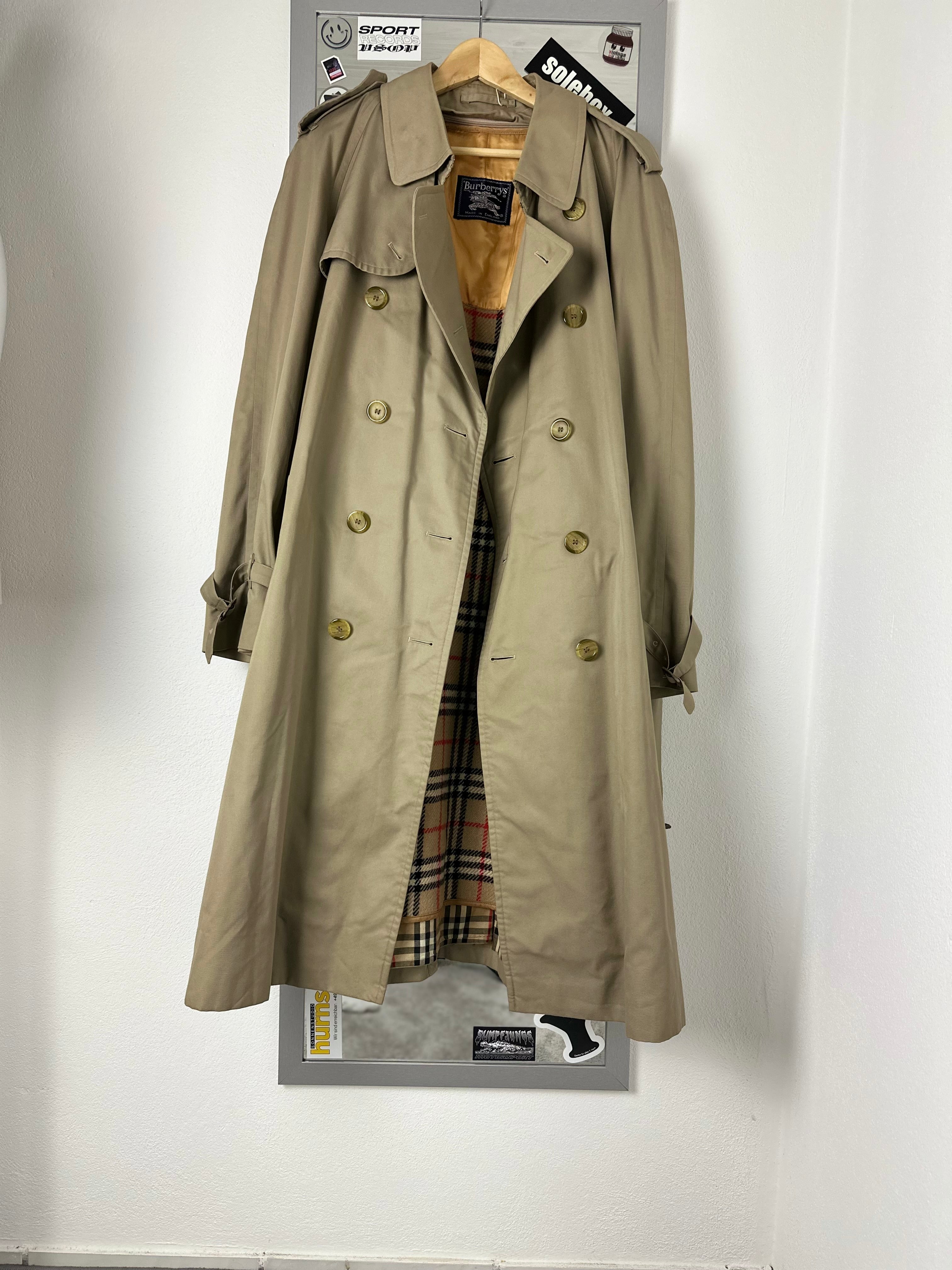 Burberrys Trenchcoat (52/L) including Inlet