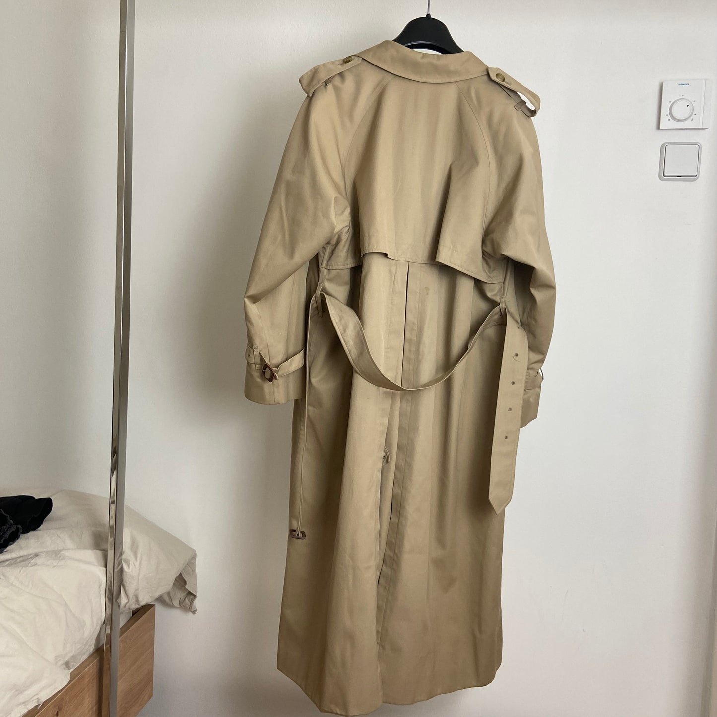 Burberrys Trenchcoat (12/M)