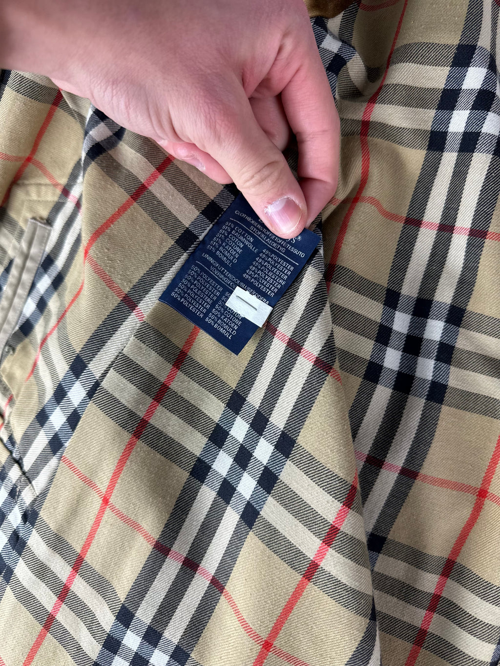 Burberrys Trenchcoat (46/S) including Inlet