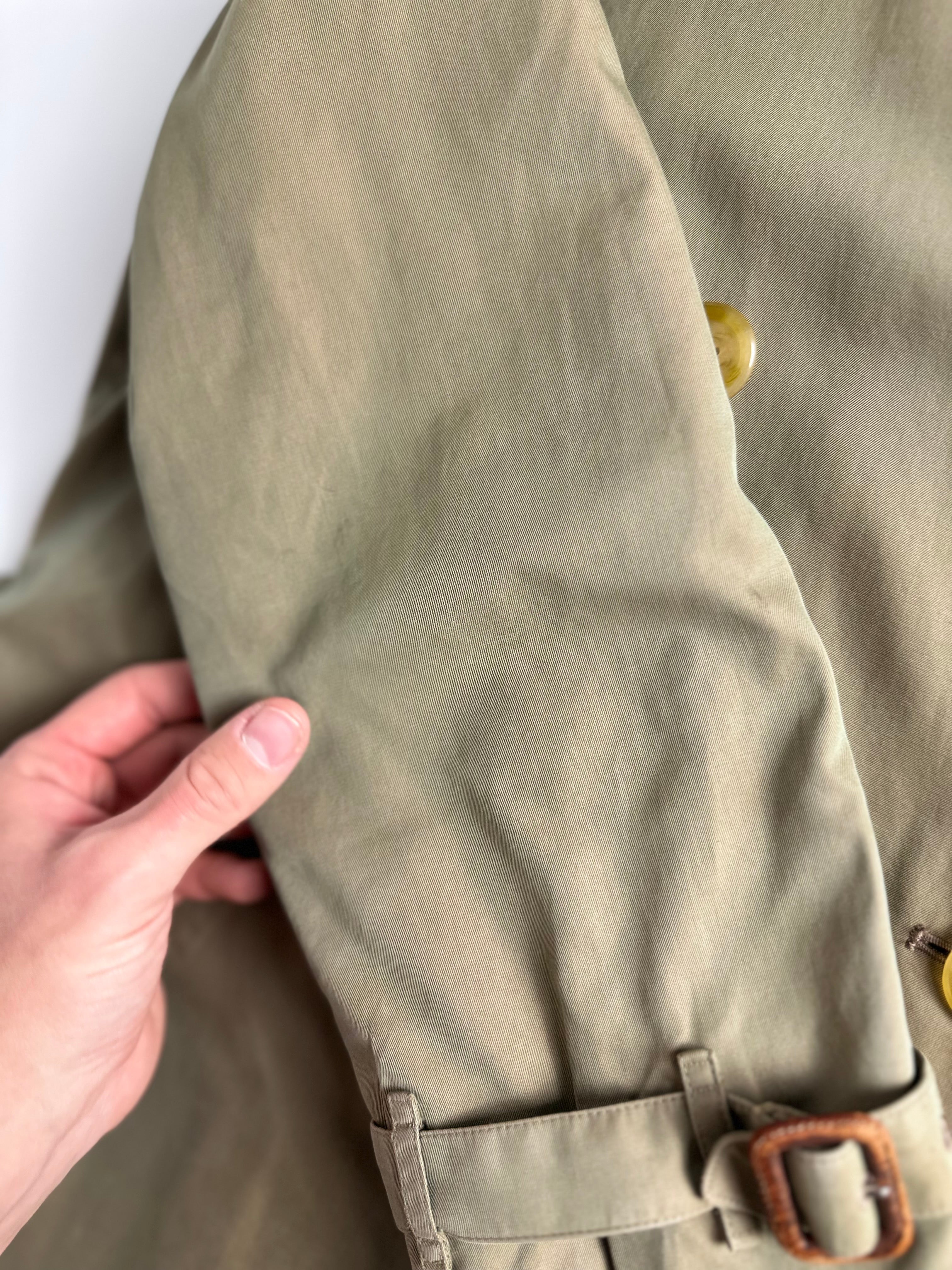 Burberrys Trenchcoat (10/S)