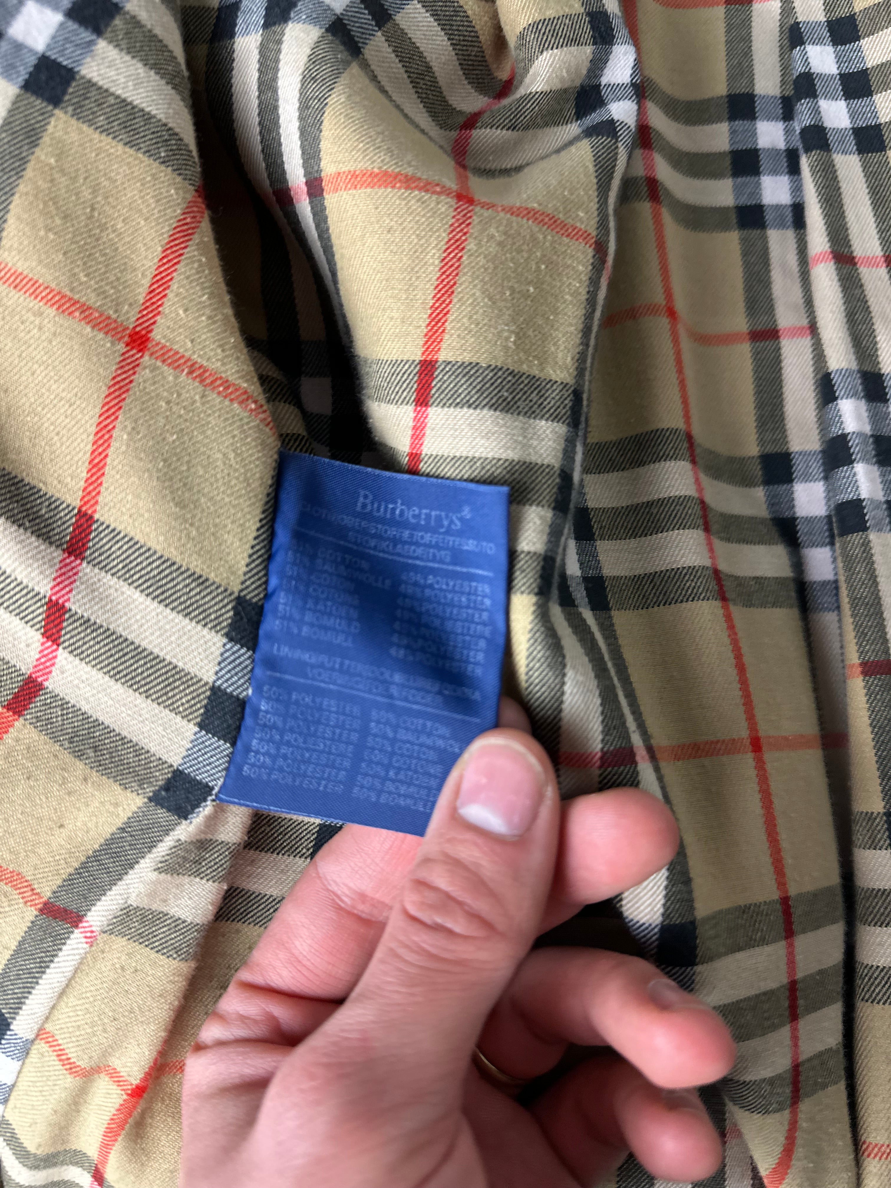 Burberrys Trenchcoat (10/S)