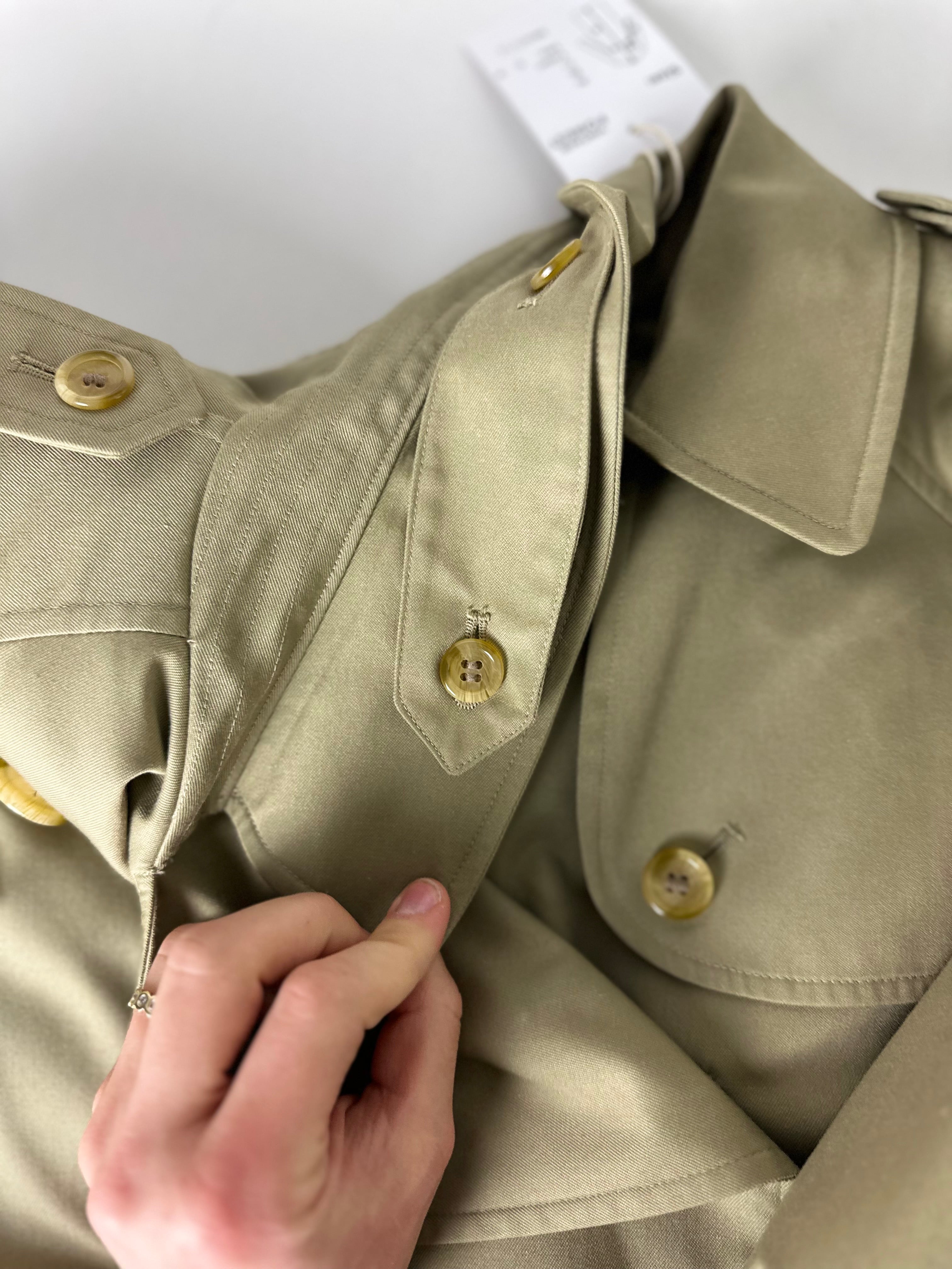 Burberrys Trenchcoat (12/M) including Inlet