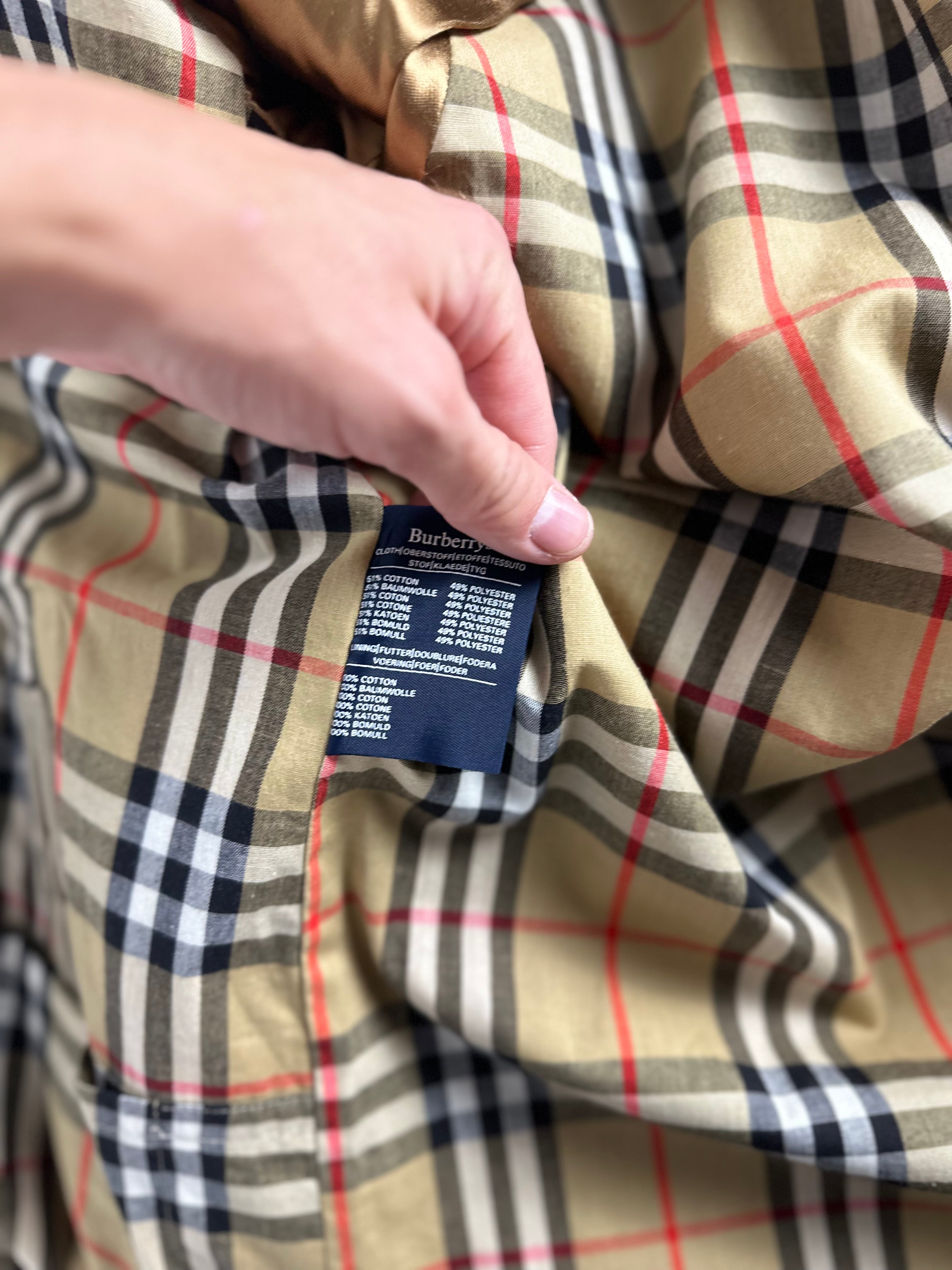 Burberrys Trenchcoat (10/S)