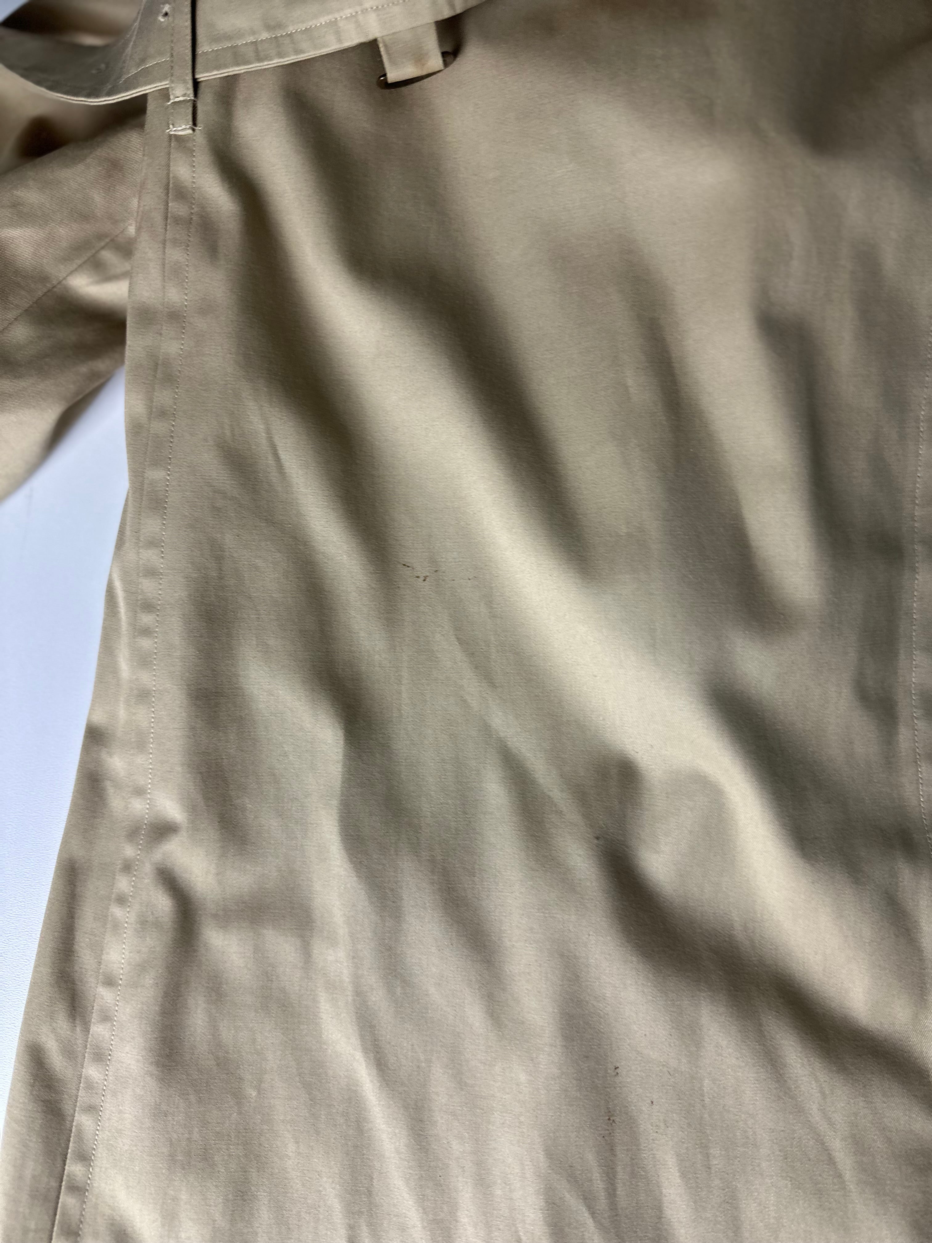 Burberrys Trenchcoat (10/S)