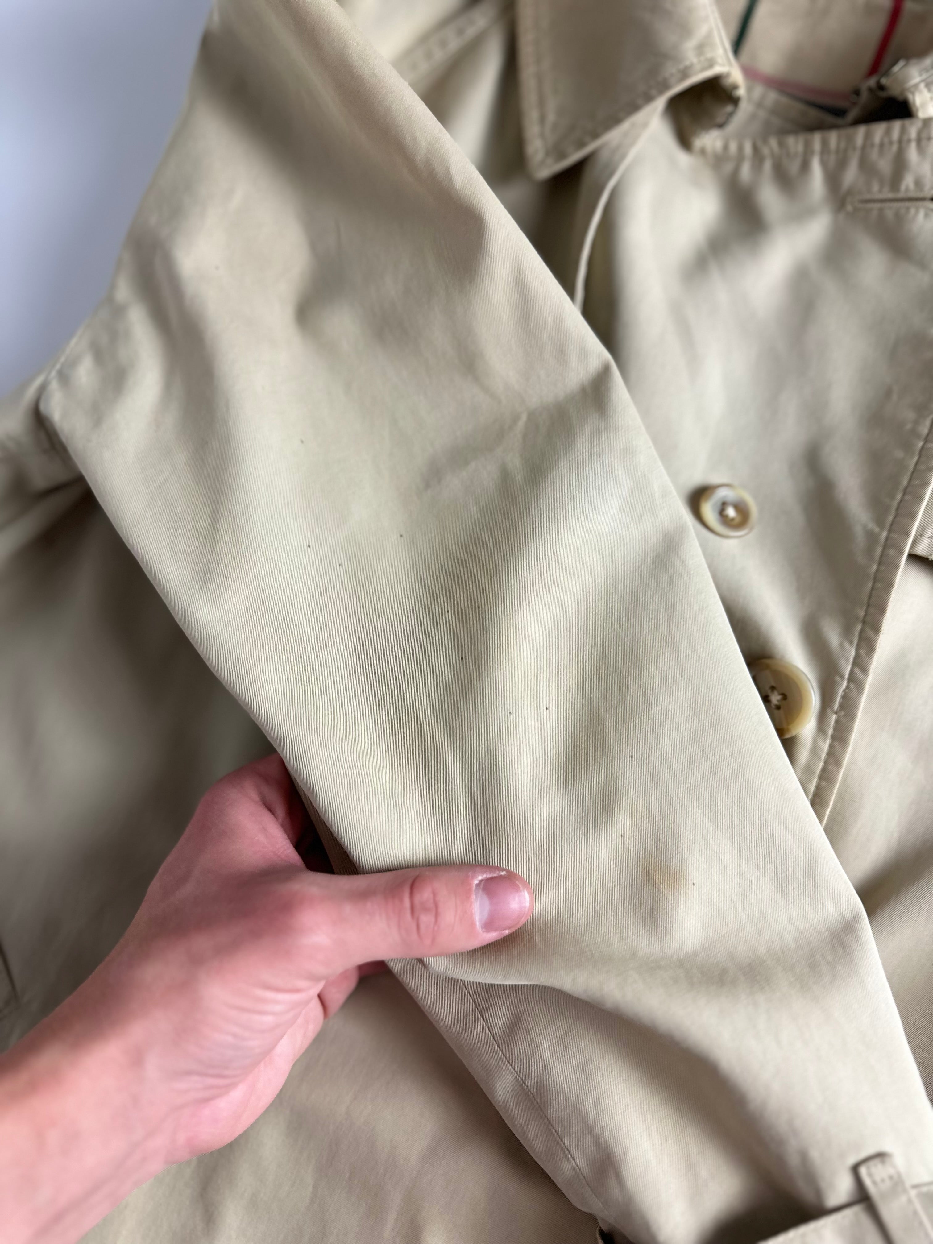 Burberrys Trenchcoat (10/S)