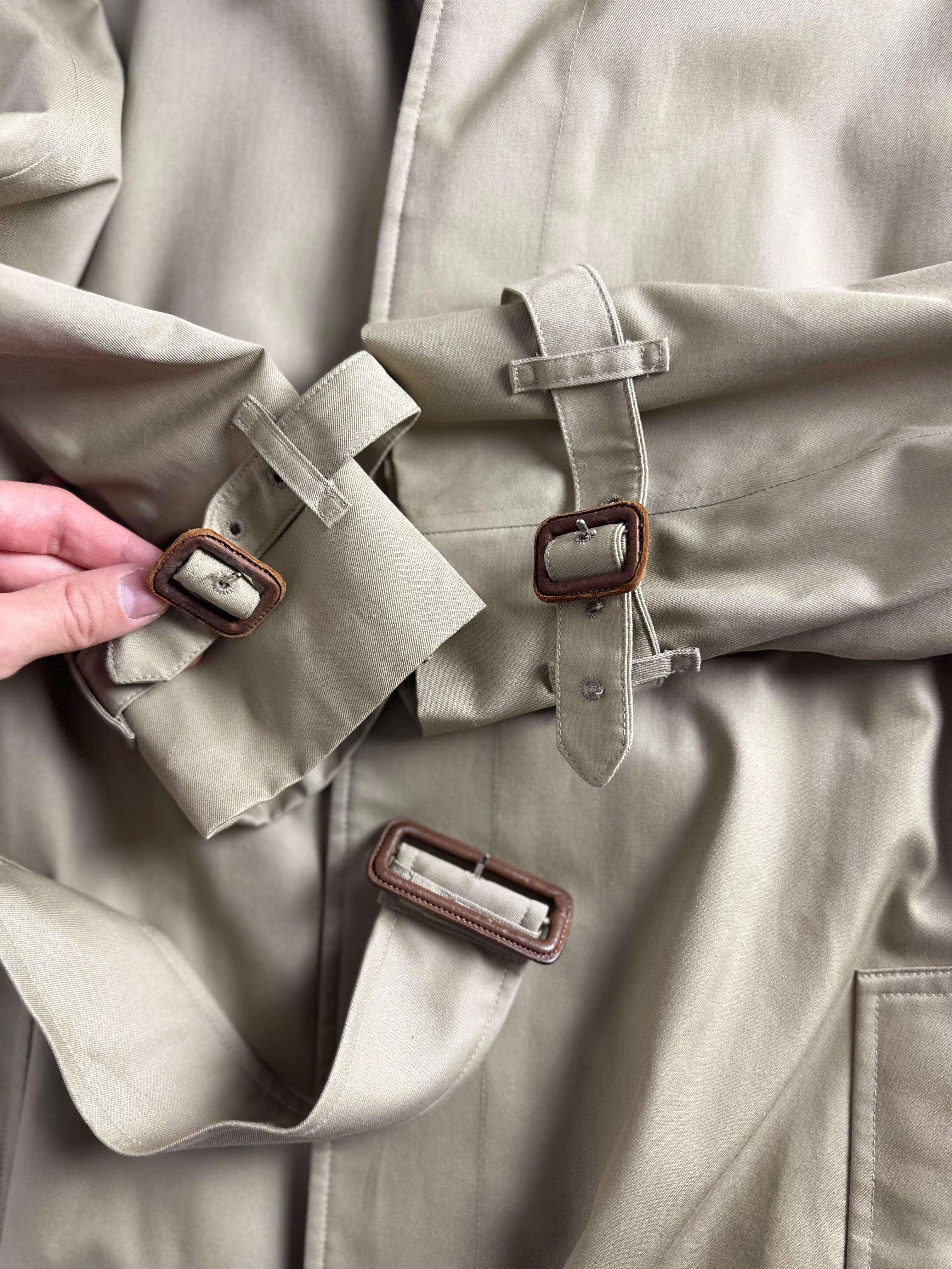 Burberrys Trenchcoat (10/S)
